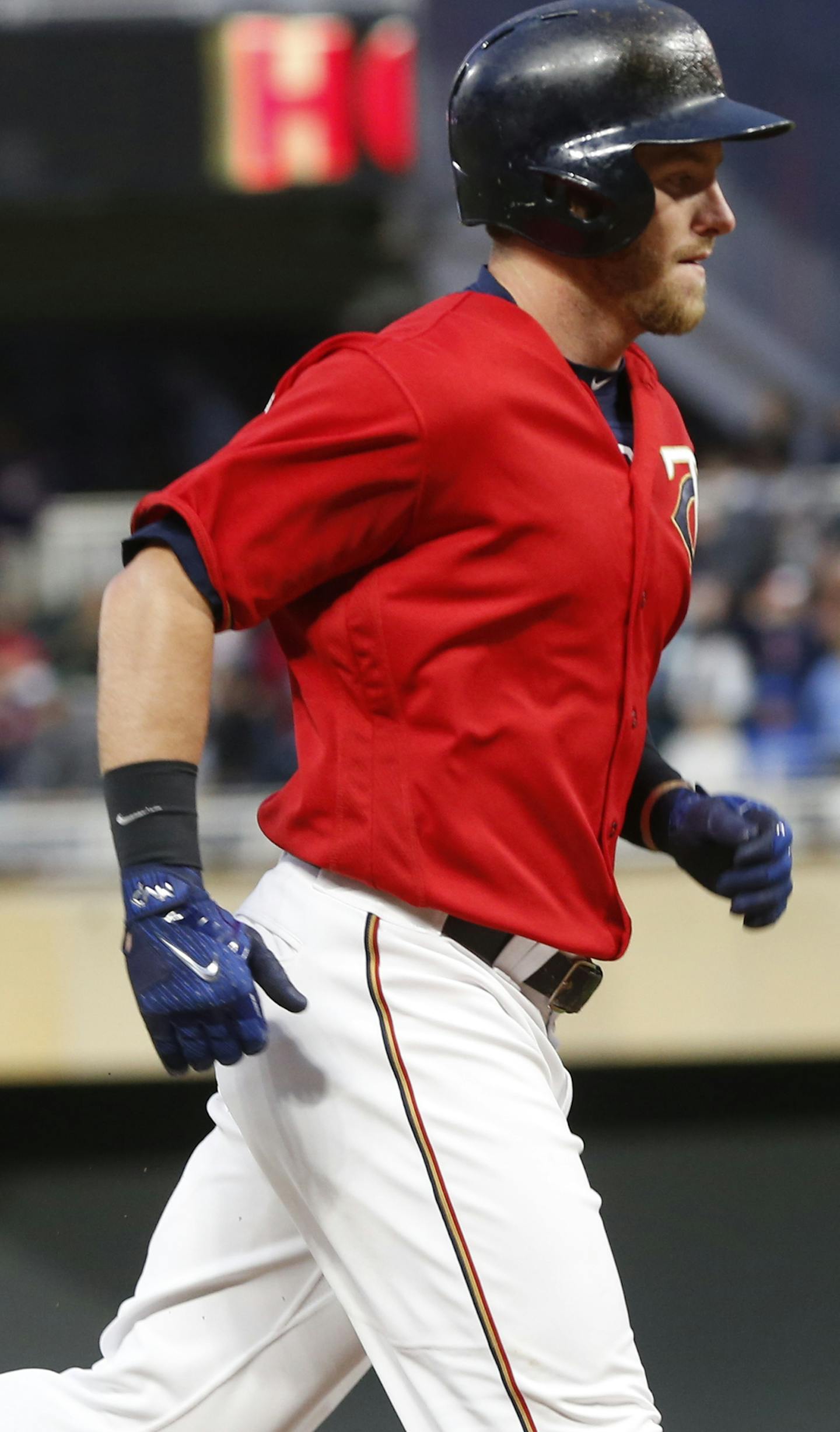 Minnesota Twins' Robbie Grossman jogs for home on a solo home run off Kansas City Royals pitcher Nathan Karns in the fourth inning of a baseball game Friday, May 19, 2017, in Minneapolis. (AP Photo/Jim Mone)