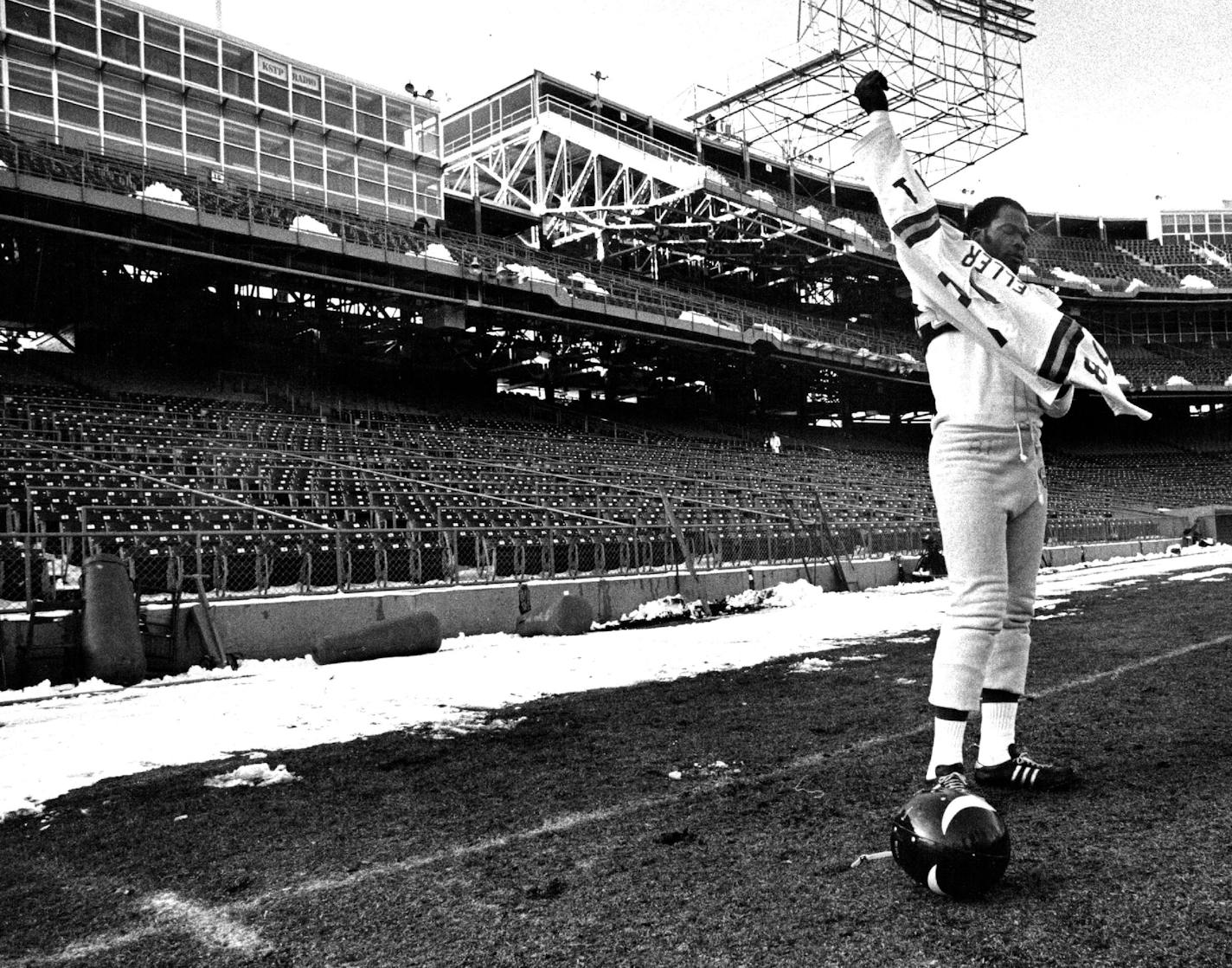 November 26, 1971 Carl Eller, out of action for an equipment change, slipped his Jersey back on, oblivious to the snow -filled met. December 19, 1971 Richard Olsenius, Minneapolis Sunday Tribune