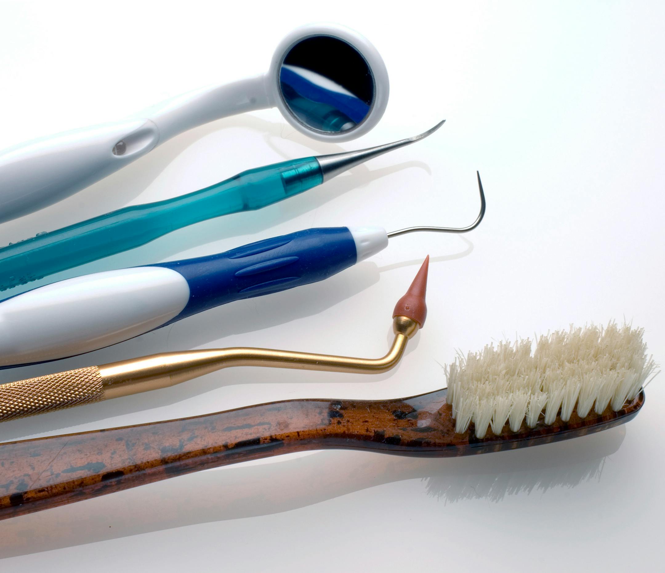 A recent study validated what insurance companies have suspected for years: Painkiller prescriptions for teens and young adults following routine dental care contribute significantly to the national opioid addiction and abuse epidemic. (Dreamstime/TNS) ORG XMIT: 1277672