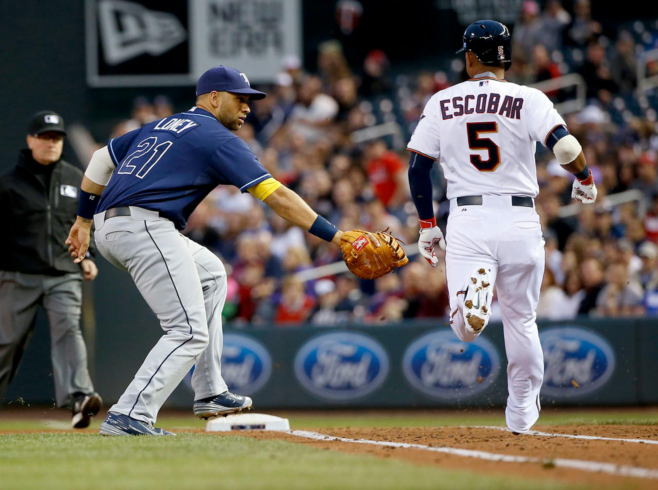 Eduardo Escobar (5)
