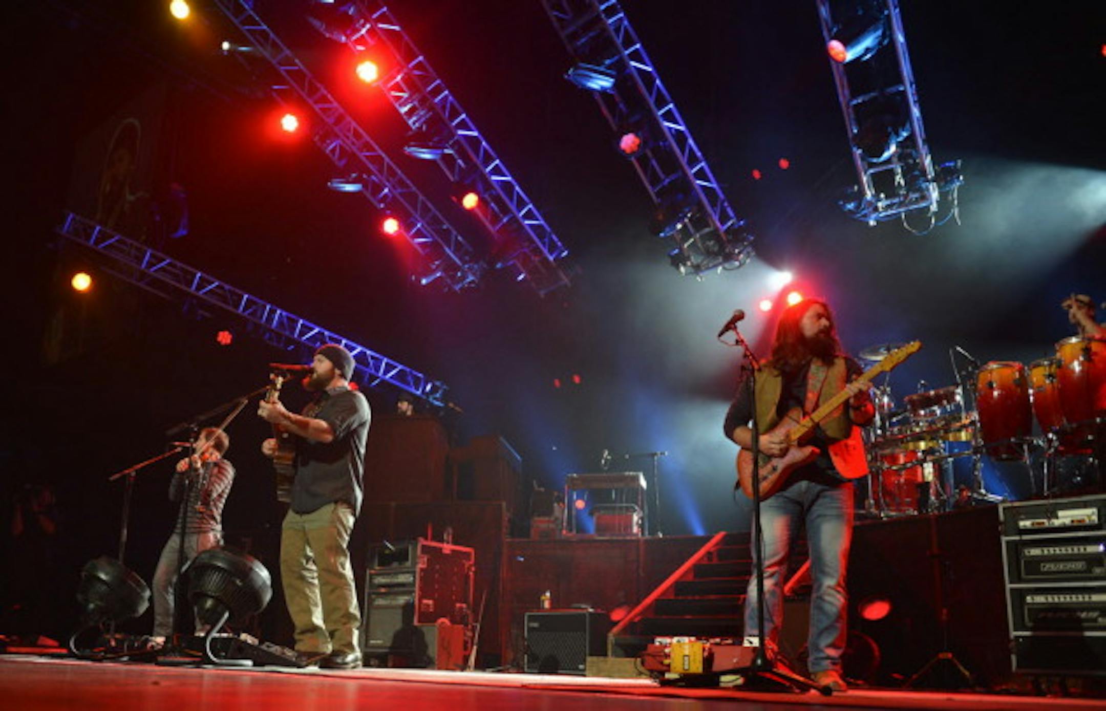 Facing a sold-out Target Center crowd on Saturday, the Zac Brown Band turned into a cover band. / Bree McGee, Star Tribune