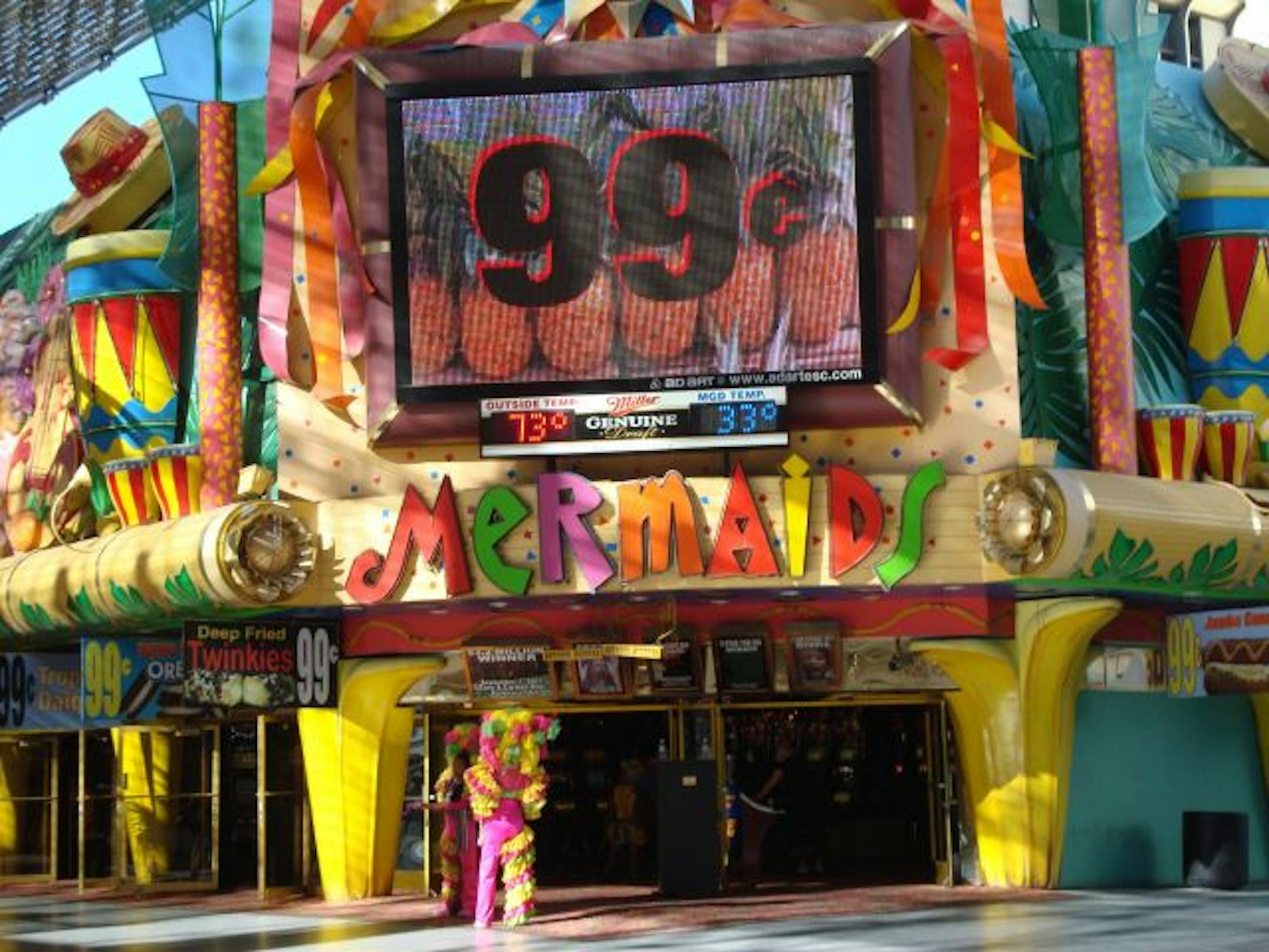 Almost every place you turn in Las Vegas, the message is simple: If you come, prices will be cheap, cheap, cheap. Photo: Jon Tevlin