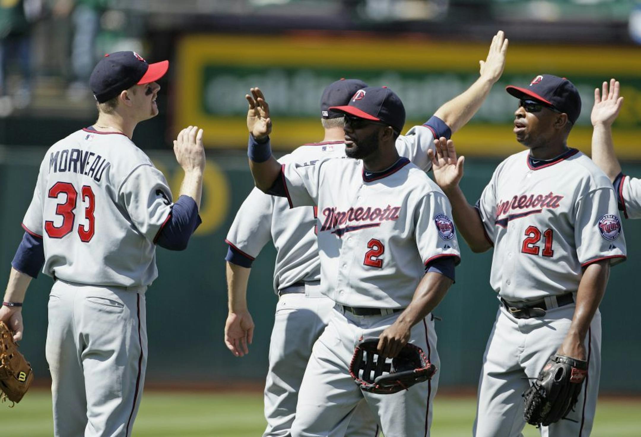 Delmon Young, center