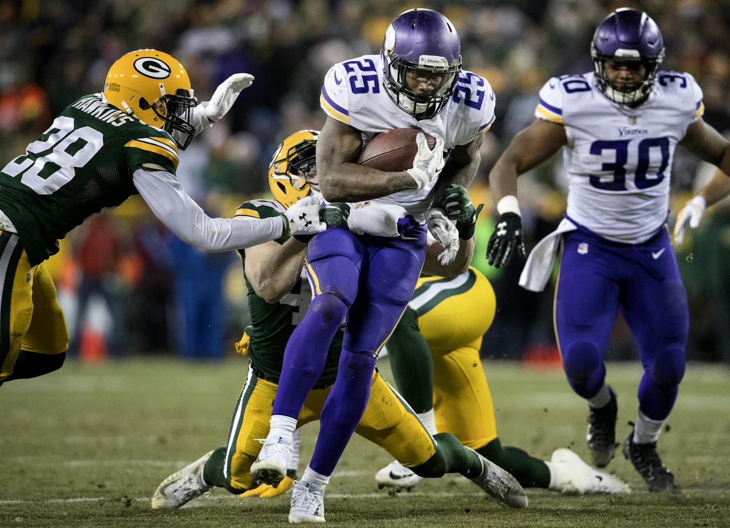 Vikings running back Latavius Murray (25) during a run in the fourth quarter.