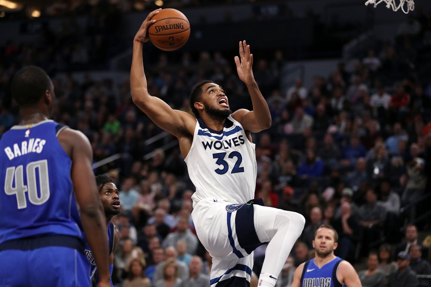 Minnesota Timberwolves center Karl-Anthony Towns (32) dunked the ball in the first half. ] ANTHONY SOUFFLE � anthony.souffle@startribune.com Game action from an NBA game between the Minnesota Timberwolves and the Dallas Mavericks Saturday, Nov. 4, 2017 at the Target Center in Minneapolis.