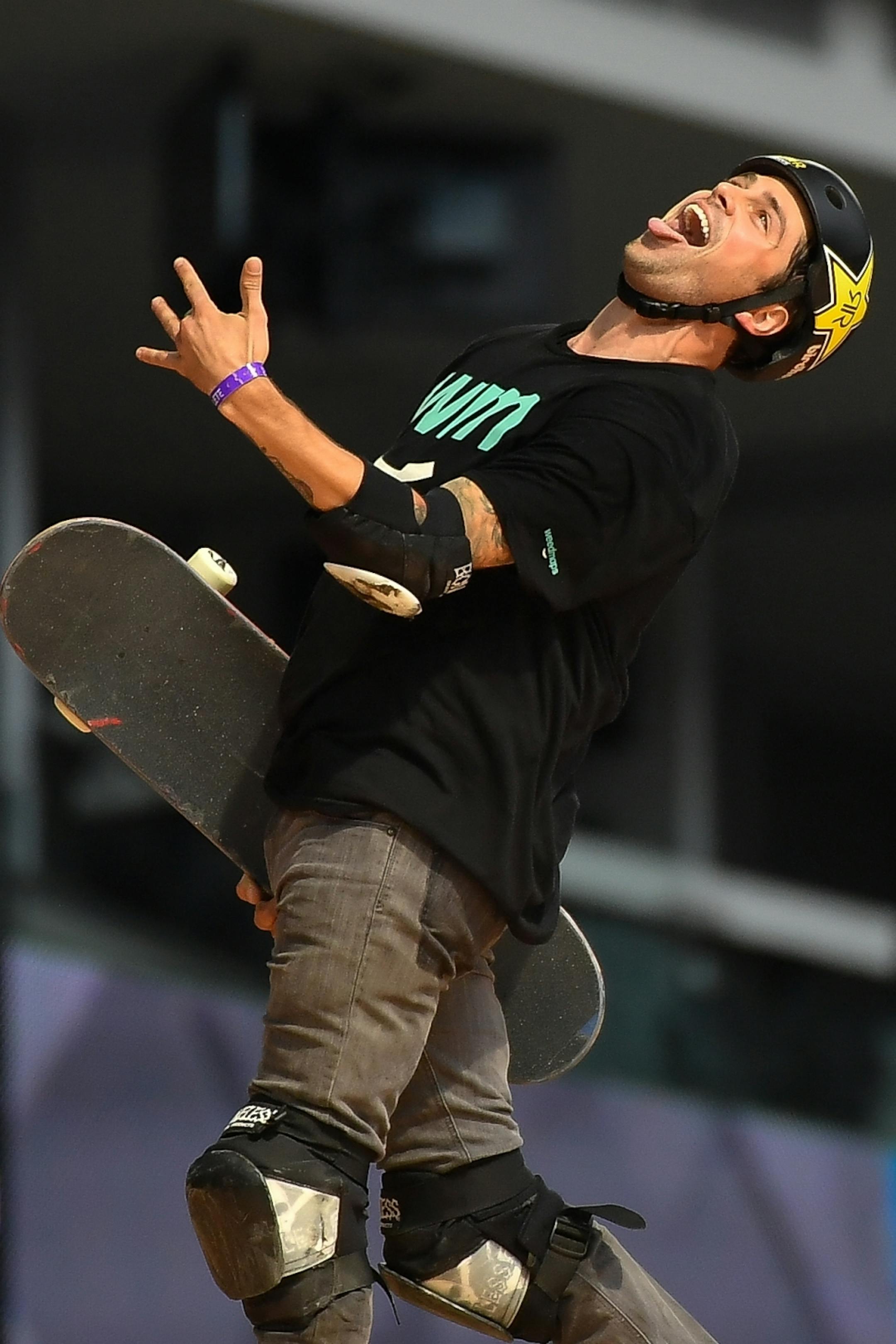 Elliot Sloan celebrated after what would become his gold-medal winning run in the big air finals Saturday night.