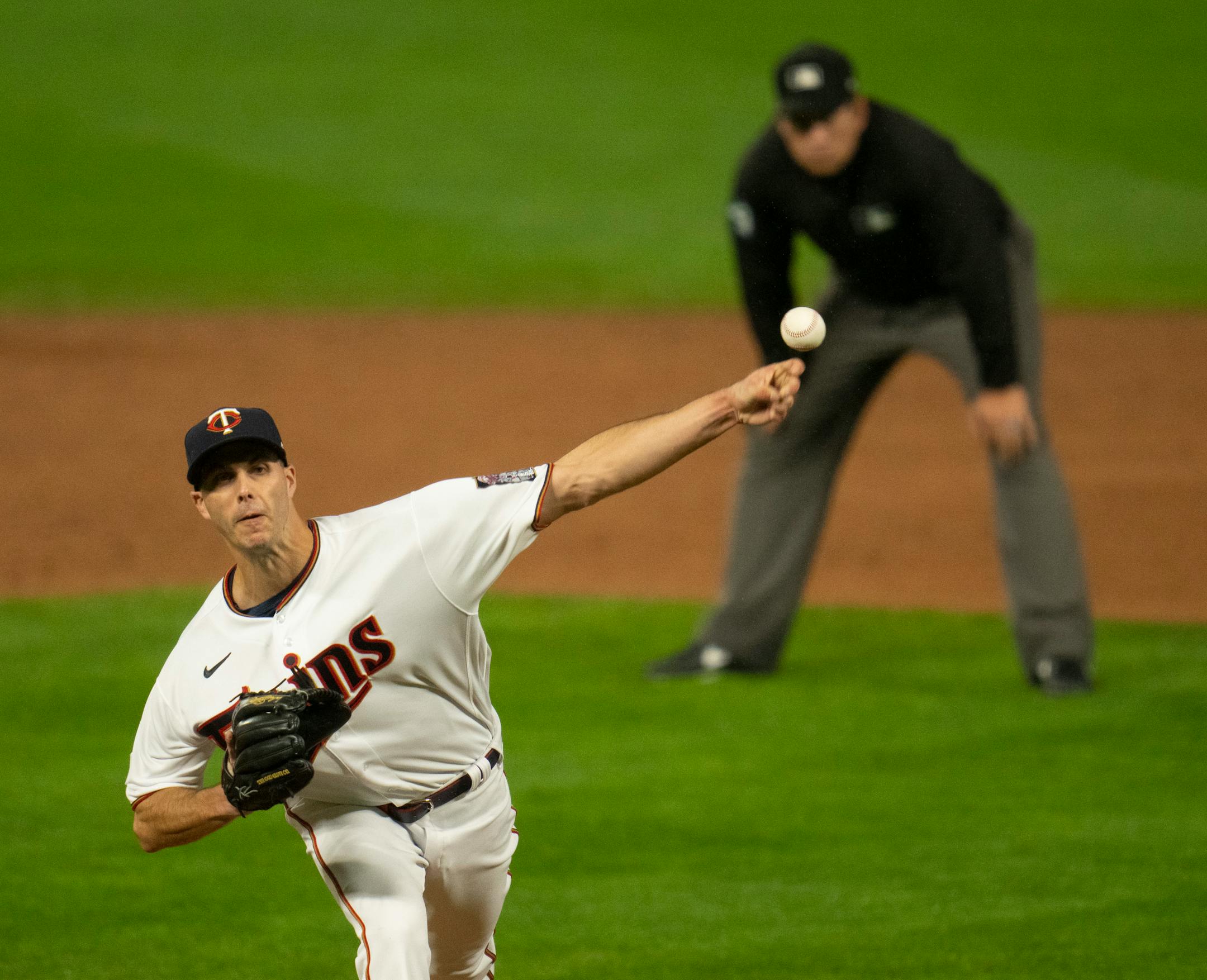 Minnesota Twins relief pitcher Taylor Rogers (55) threw to the White Sox in the ninth inning. He struck out two batters.