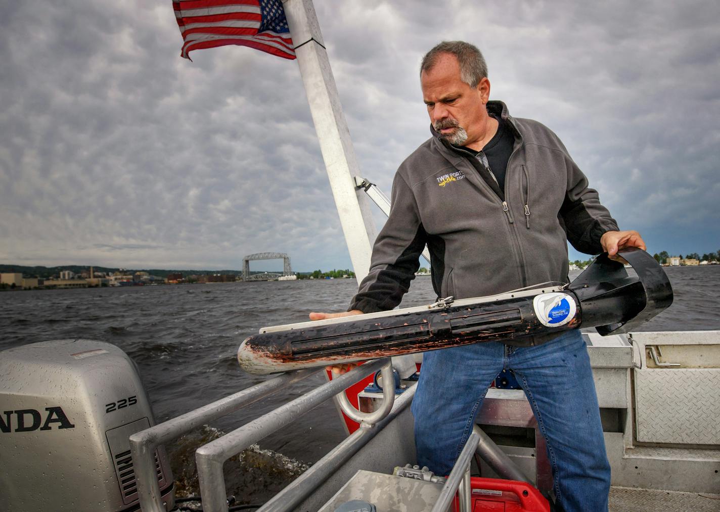 Tom Crossmon uses Marine Sonic side-scan sonar to search underwater for missing people and objects. ] GLEN STUBBE &#x2022; glen.stubbe@startribune.com TUESDAY June 14, 2017 The desperate search to find the body of a loved one from the depths of a river or lake emotionally wrecks families forced to watch and wait from shore. Sometimes the search pauses or ends. And that's when anxious, grief-stricken families turn to Tom Crossmon, who arrives in his boat with sophisticated sonar equipment with th