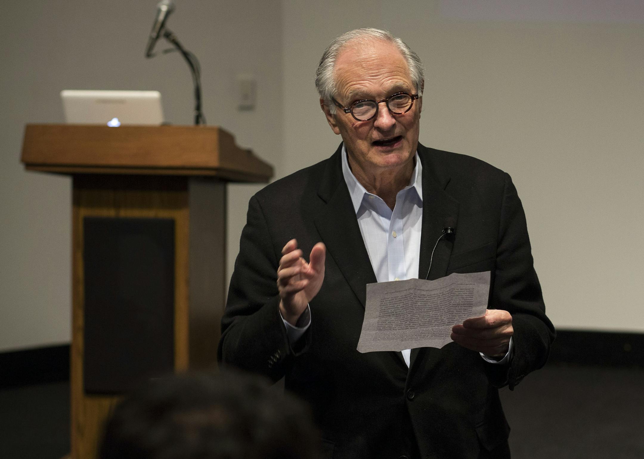 Alan Alda, the actor who played Hawkeye in the television series &#xec;M*A*S*H,&#xee; gives a lecture before leading a session of scientists in an improvisational acting exercise at a workshop in Stony Brook, N.Y., Feb. 20, 2015. The objective is not to make scientist funny, but to help them talk about science to people who are not scientists. (Uli Seit/The New York Times) ORG XMIT: XNYT29
