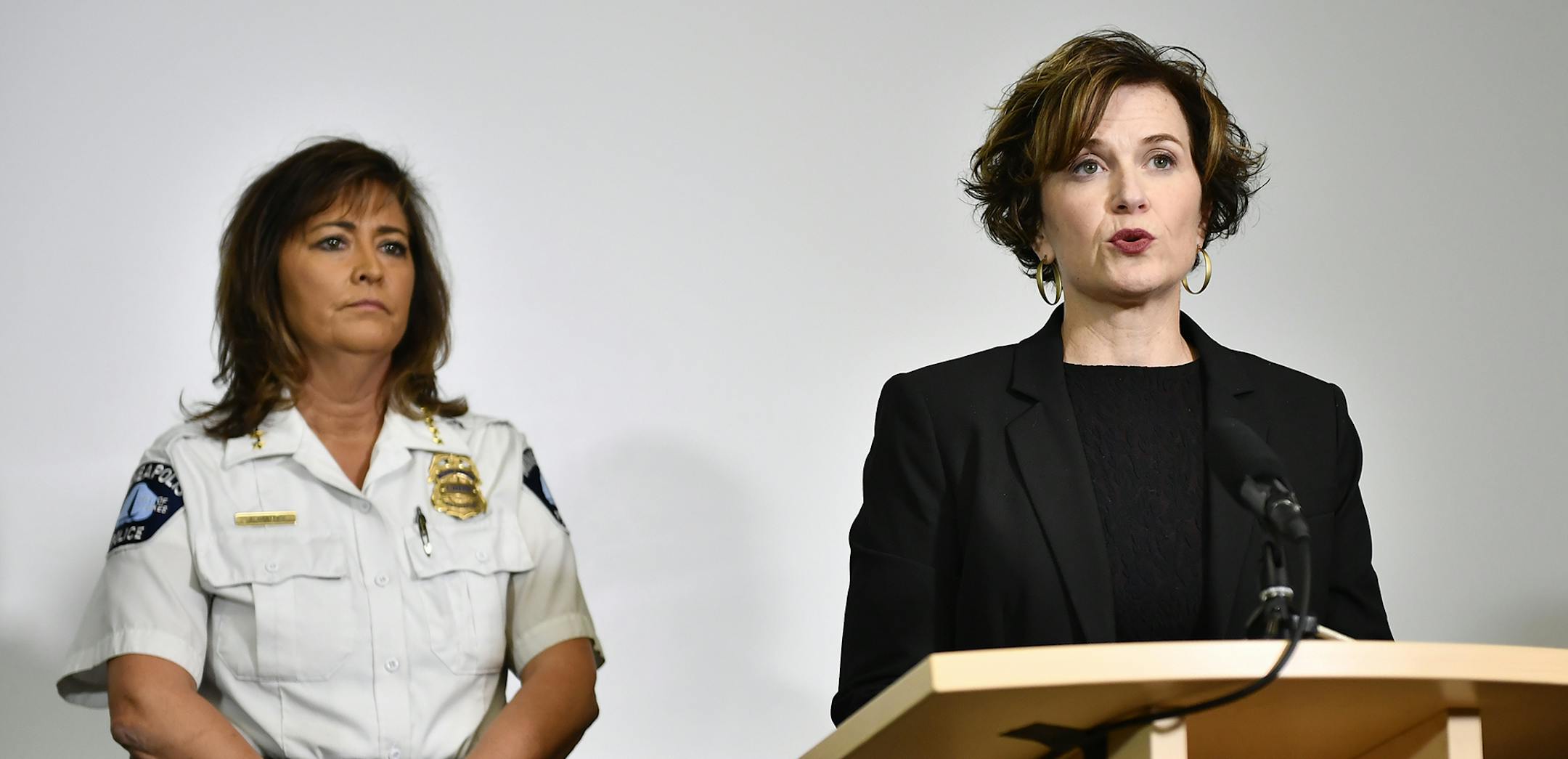 Minneapolis Police Chief Janee Harteau stood beside Mayor Betsy Hodges as the two delivered the findings of an internal investigation into the officer-involved shooting of Jamar Clark last November. The investigation found that officers Dustin Schwarze and Mark Ringgenberg met the requirements for use of deadly force and will not face discipline. ] (AARON LAVINSKY/STAR TRIBUNE) aaron.lavinsky@startribune.com The Minneapolis Police Department held a press conference to announce the results of an