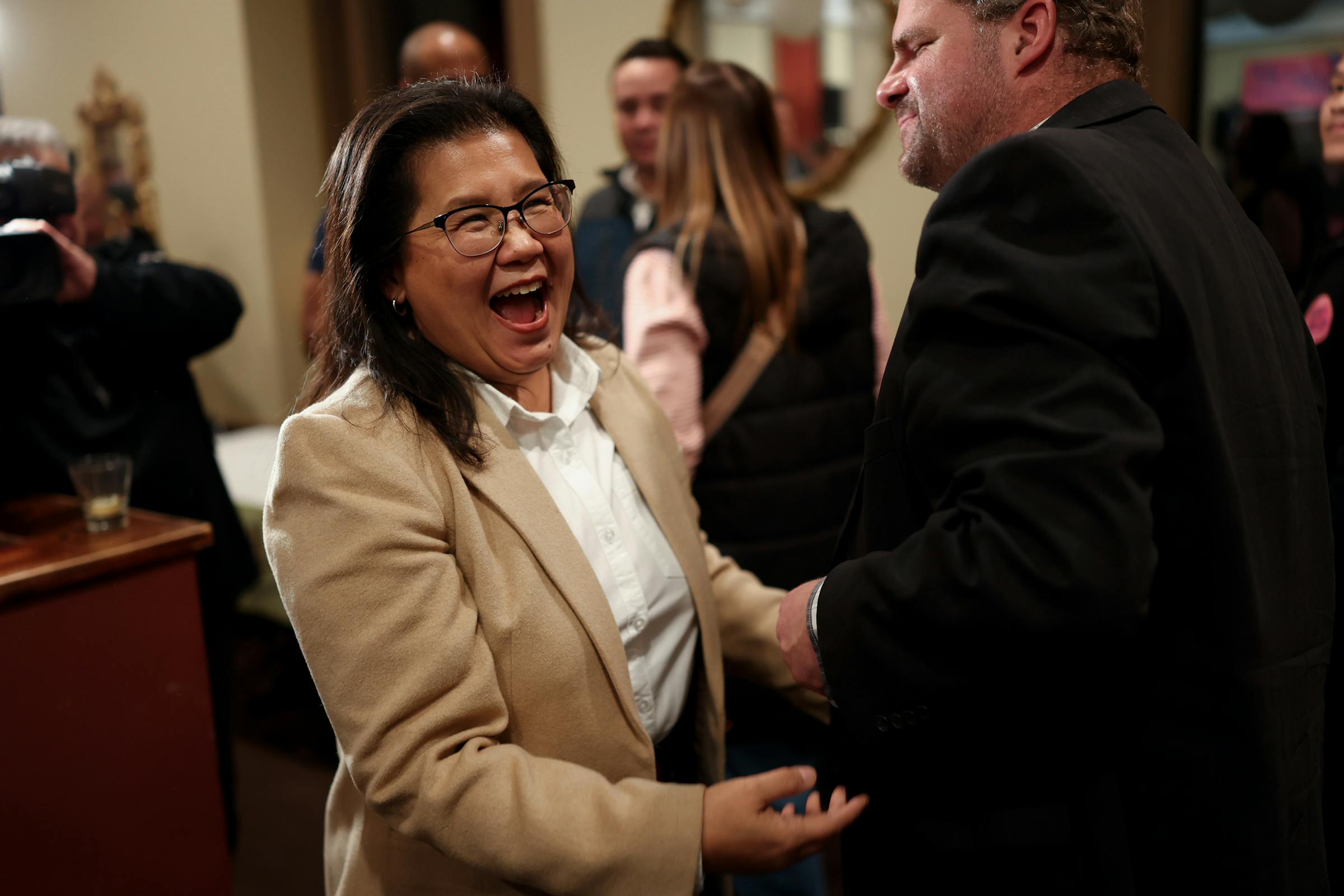 Live: Kaohly Her zur Bürgermeisterin von St. Paul gewählt.