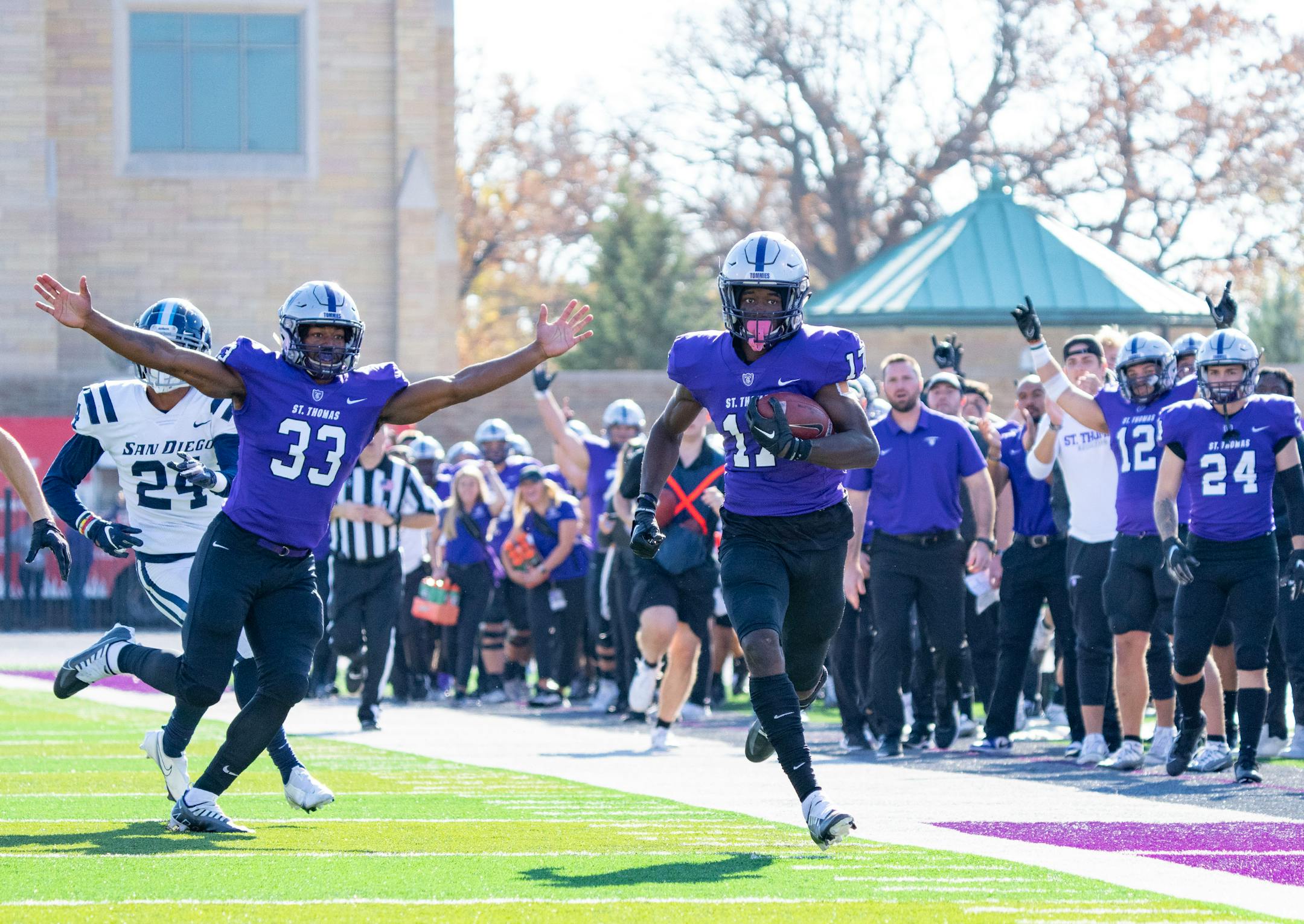 St. Thomas wide receiver Andrew McElroy (17) returns a kickoff 95 yards for a touchdown.