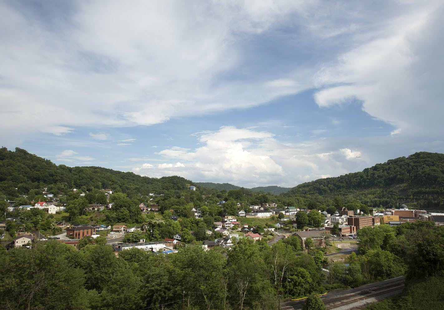 The small city of Hazard, Ky., shown Tuesday, May 26, 2015,&#x2020;nestled in the heart of the coal fields of Appalachia and is at the heart of an injection drug use problem in the region. Public health officials warn if the region doesn't get the problem under control, it's likely to see a Hepatitis C or HIV outbreak. (AP Photo/David Stephenson) ORG XMIT: KYDS101