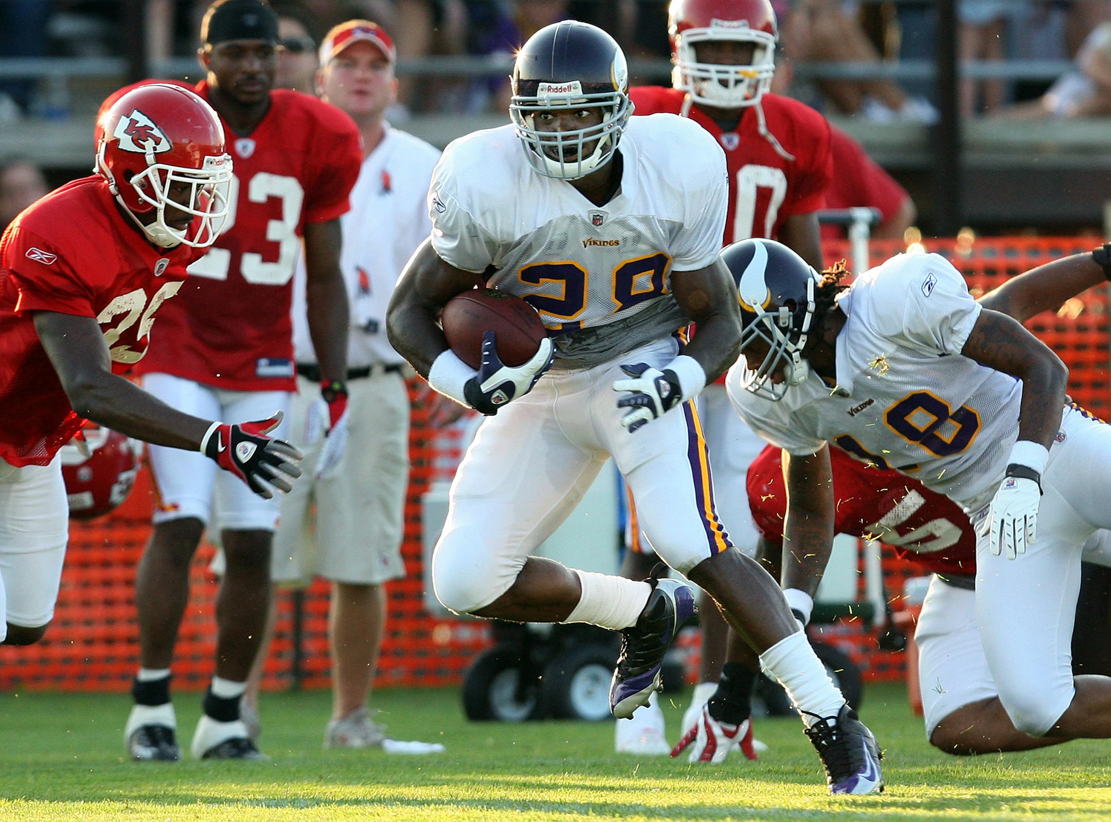 Vikings running back Adrian Peterson (28) during a recent scrimmage against the Kansas City Chiefs.