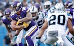 Kyle Rudolph (82) ran after making a catch over the middle in the fourth quarter. ] CARLOS GONZALEZ cgonzalez@startribune.com - September 25, 2016, Ch