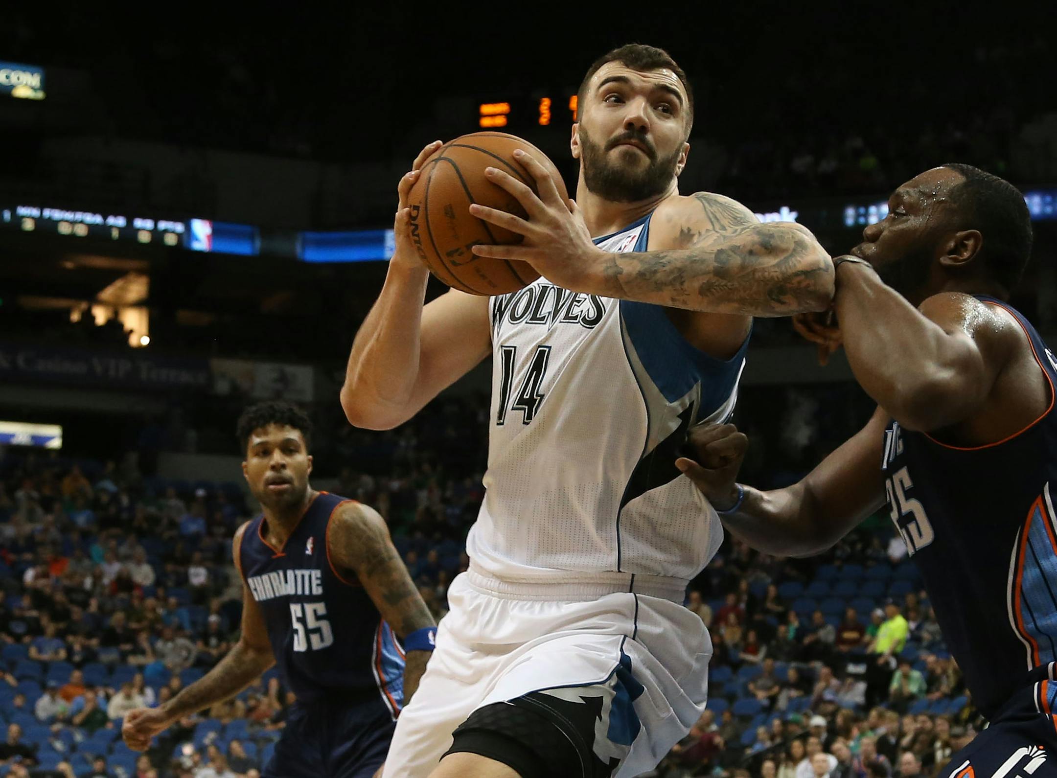 Wolves center Nikola Pekovic