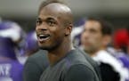 Adrian Peterson disputes report of $8 million contract demand