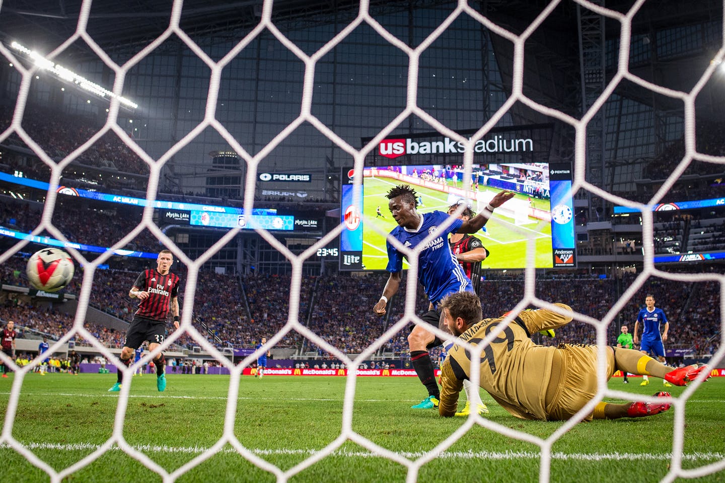 Chelsea forward Bertrand Traore (14) scored off a header on AC Milan goalkeeper Donnarumma Gianluigi in the first half Wednesday night. ] (AARON LAVINSKY/STAR TRIBUNE) aaron.lavinsky@startribune.com US Bank Stadium opened its doors for its first sporting event Wednesday, as AC Milan played Chelsea FC on Wednesday, August 3, 2016 in Minneapolis, Minn.