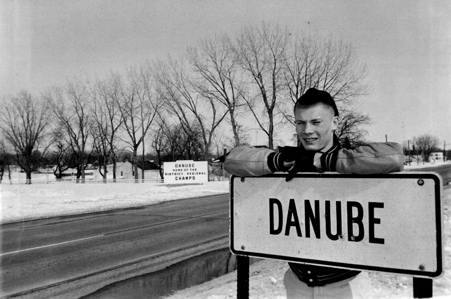 Former Gophers football player, pro wrestler Bob Bruggers dead at 80