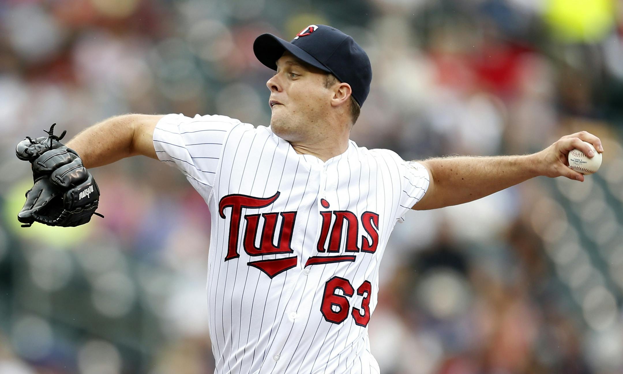 Twins starting pitcher Albert Albers