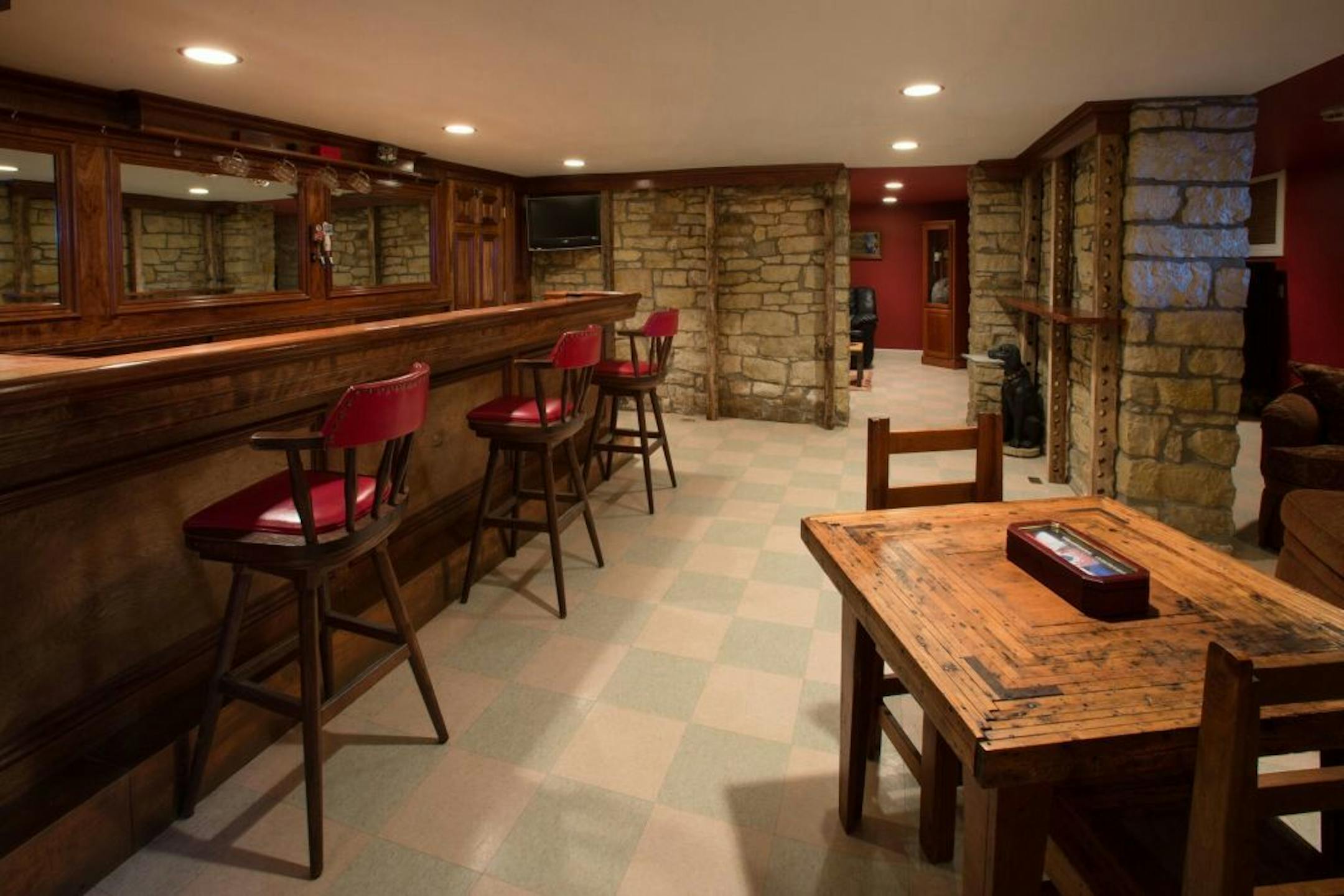 A "speakeasy" with bar on the lower level.