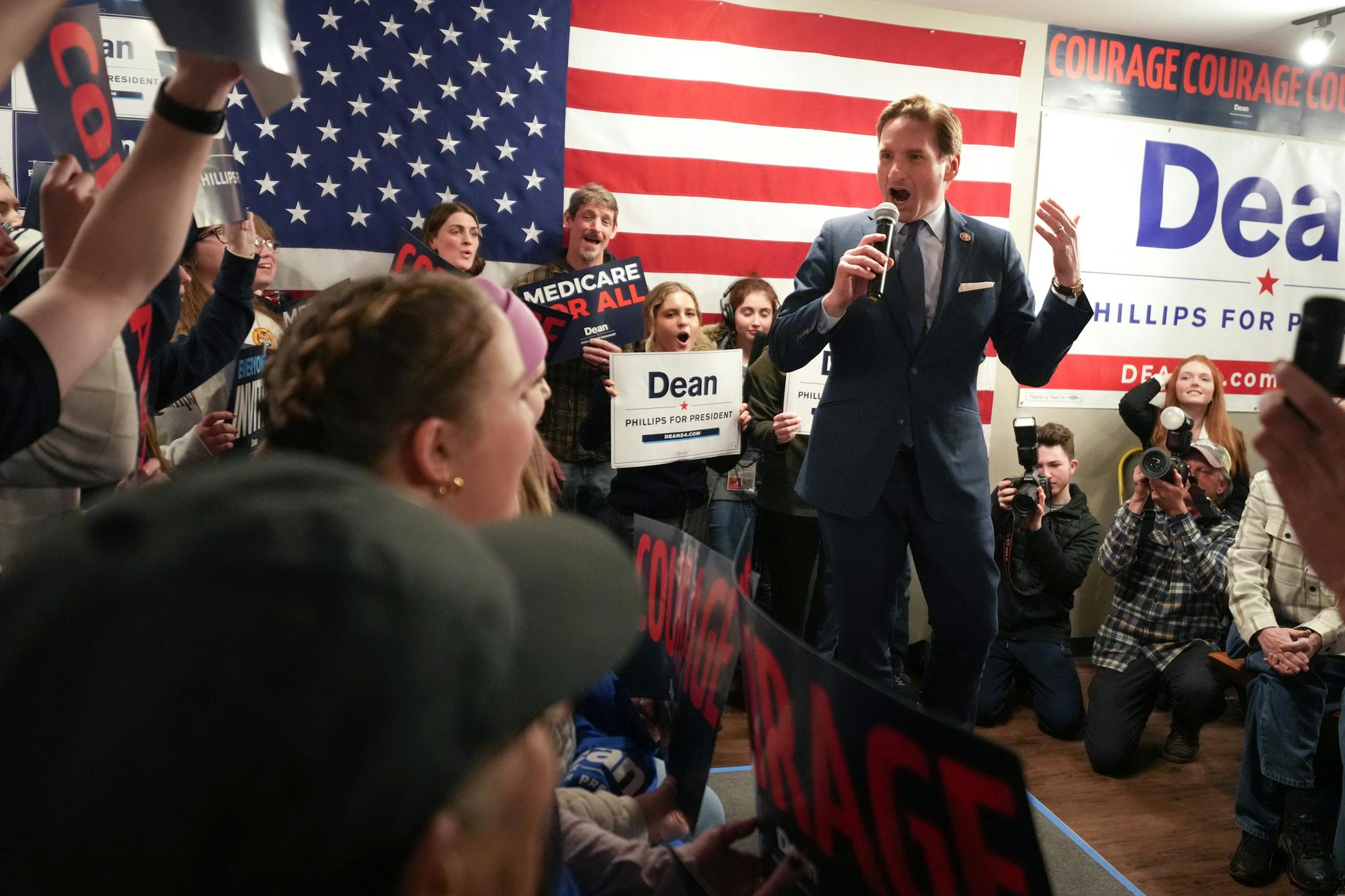 Dean Phillips held an election eve rally in his New Hampshire campaign headquarters Monday, Jan. 22, 2024  Manchester, New Hampshire   ] GLEN STUBBE • glen.stubbe@startribune.com