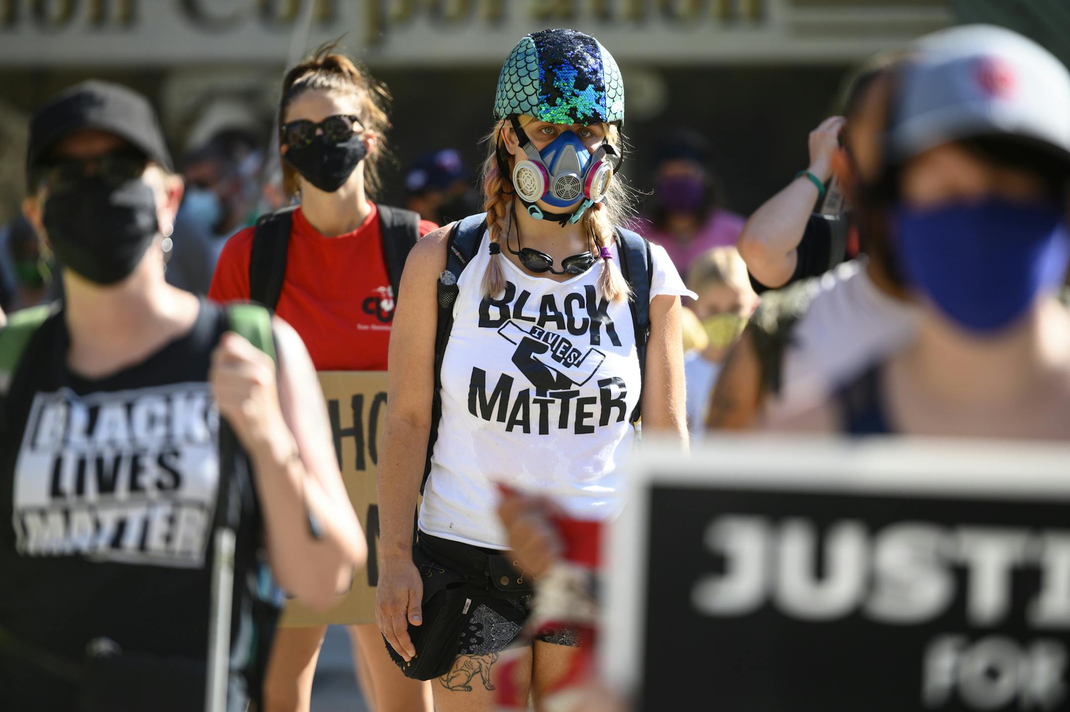 Demonstrators congregated outside the federal courthouse in downtown Minneapolis for Thursday's rally calling for the removal of federal law enforcement agencies from Portland and other US cities. ] aaron.lavinsky@startribune.com A rally, "Portland to Mpls: Protest Trump's Goons Attacking Our Movement," was held outside the federal courthouse on Thursday, July 23, 2020 in Minneapolis, Minn.