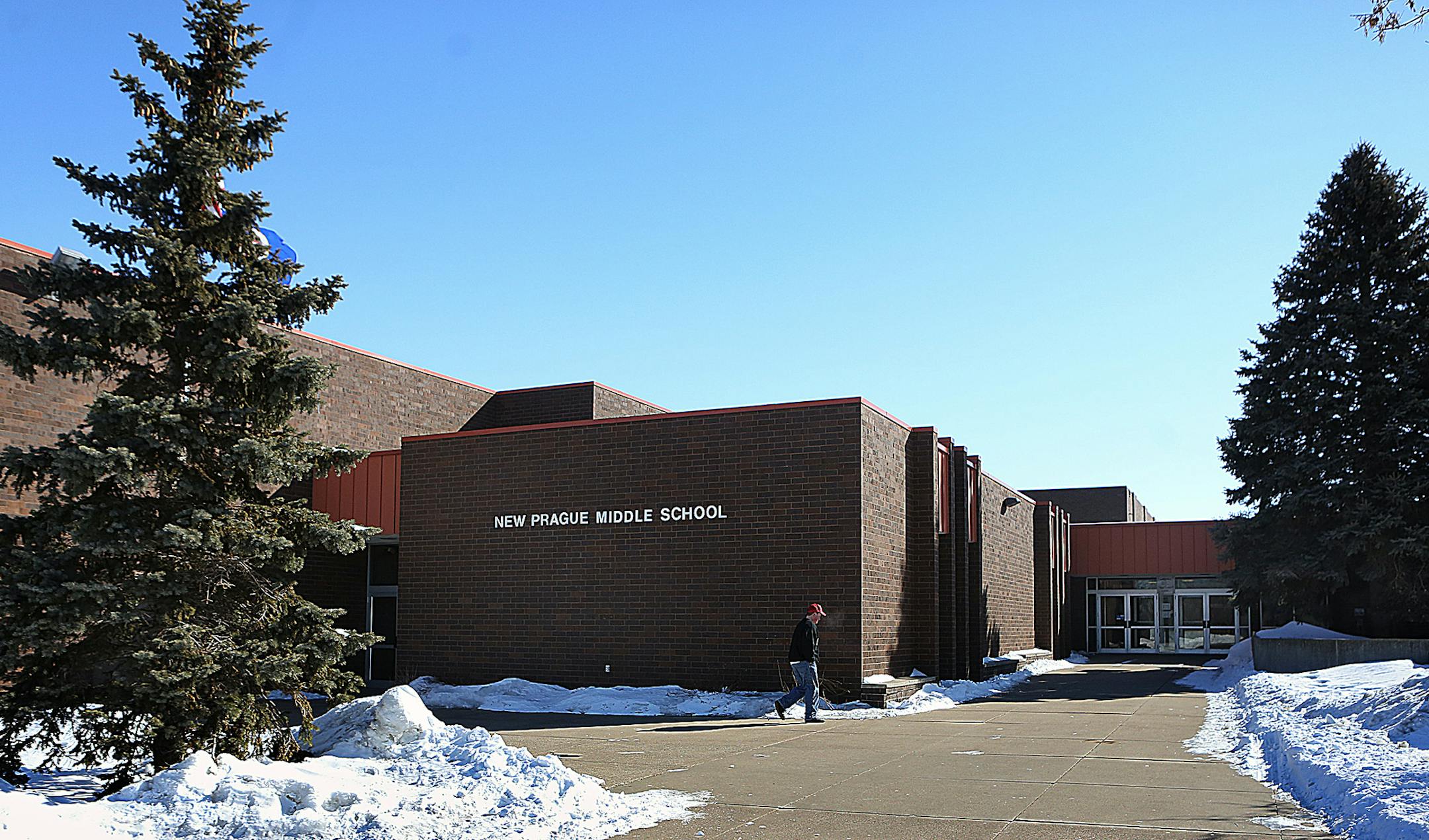 A bomb threat was sent to the New Prague Middle School via email according to Superintendent Larry Kauzlarich. Students were evacuated from the school until the all clear was given. ] (JIM GEHRZ/STAR TRIBUNE) / March 21, 2013 / 10:00 AM New Prague, MN ‚Äì BACKGROUND INFORMATION Larry Kauzlarcih is the New Prague Schools superintendent.
