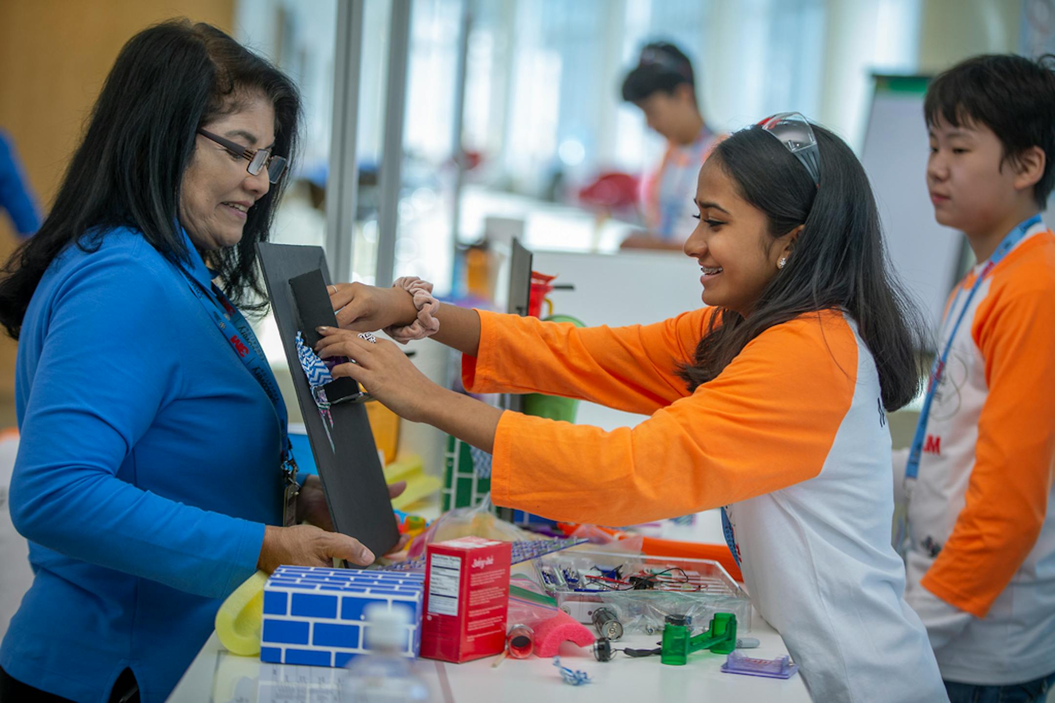 Mythri Ambatipudi, of Sugarland, Texas, got some help from 3M mentor and corporate scientist Mahfuza Ali during an event at 3M in Maplewood for young scientists in 2018.