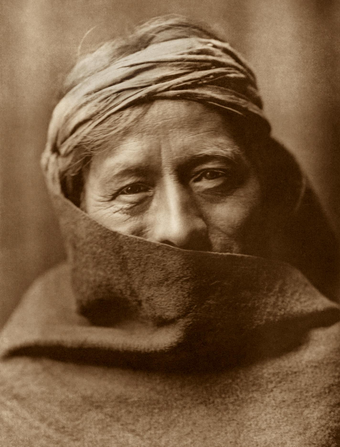 Waihusiwa, a Zuni Kyaqimassi 1903
Photo by Edward Curtis
Courtesy of Christopher Cardozo Fine Art &#xa9;