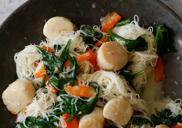 Indonesian Scallops, Spinach and Rice Vermicelli.