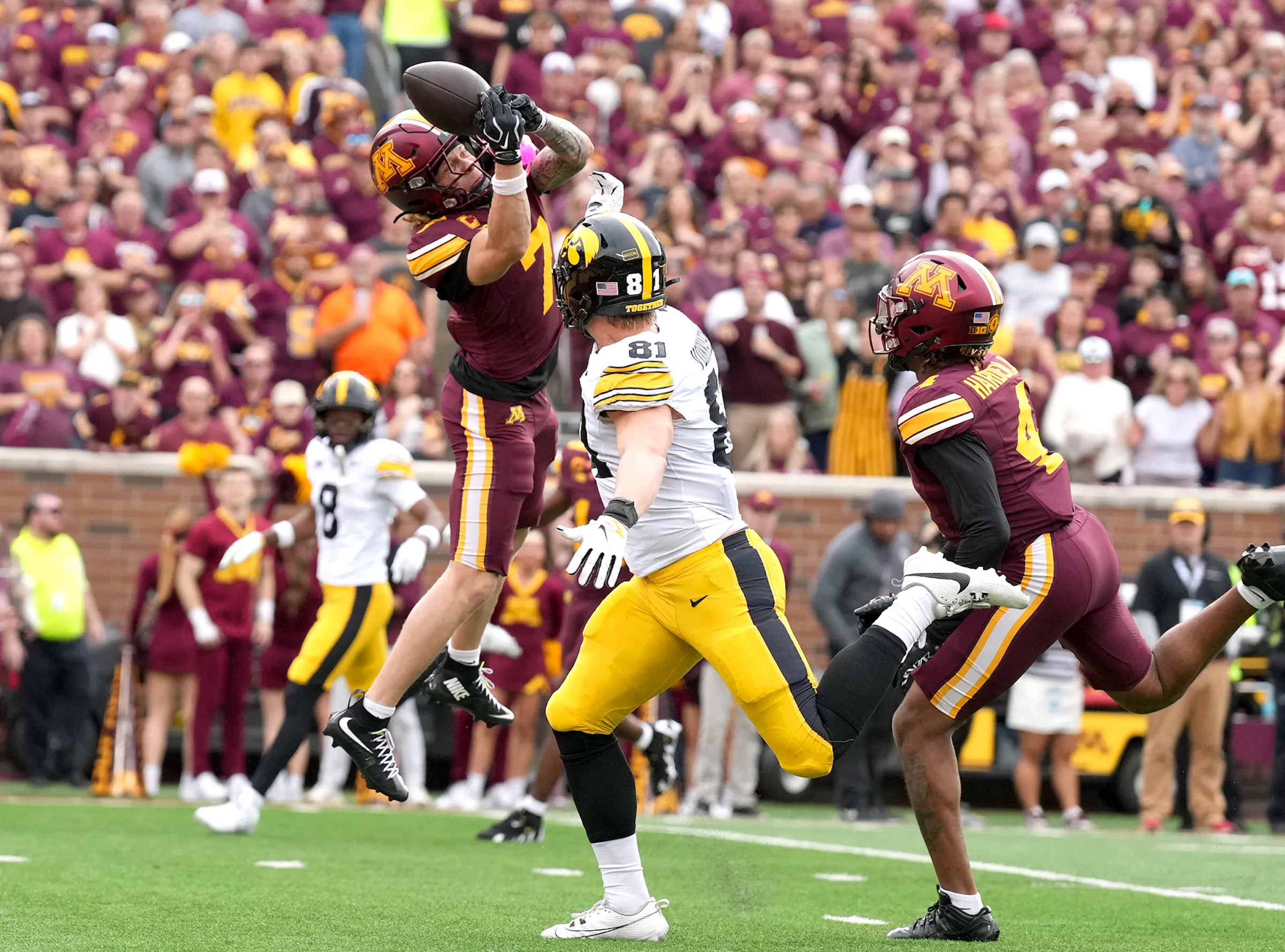 Minnesota Gophers vs Iowa football score today: Drake Lindsey stats