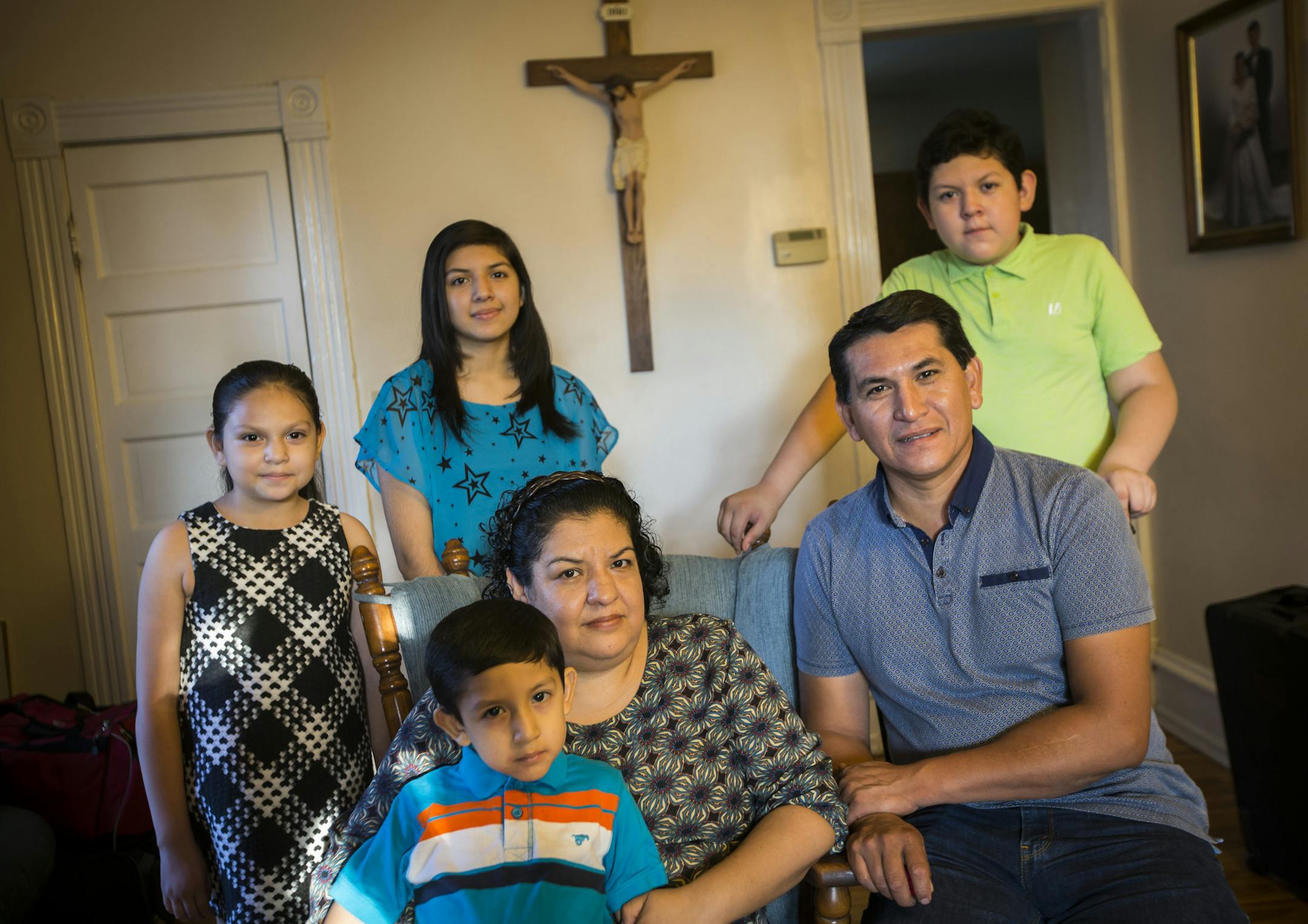 Maria and Patricio Pena and their four children, (from the left) Mariana, 9, Santiago, 4, Jimena, 13, and Josue, 11, are joining forces with two other families to rent a mobile home and bring it to the Philadelphia area to see Pope Francis photographed on Thursday, September 17, 2015 in Minneapolis, Minn. ] RENEE JONES SCHNEIDER &#xef; reneejones@startribune.com