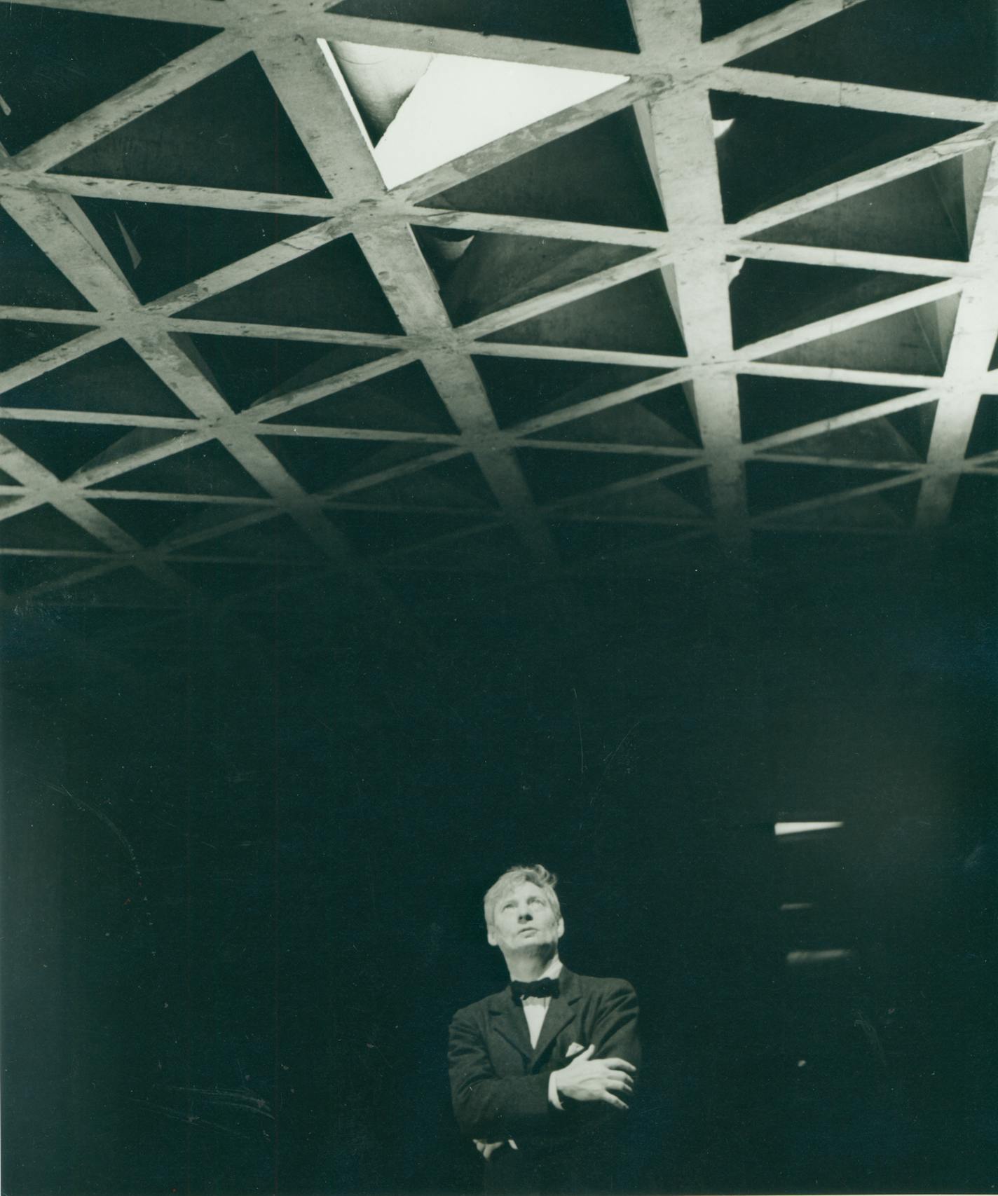 Photo of Louis Kahn in the Yale Library