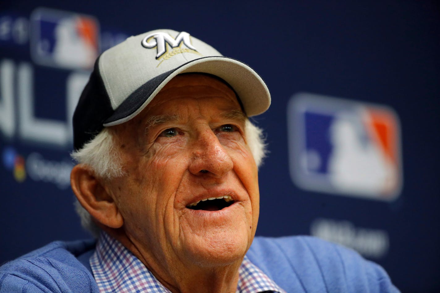 Milwaukee Brewers sportscaster Bob Uecker