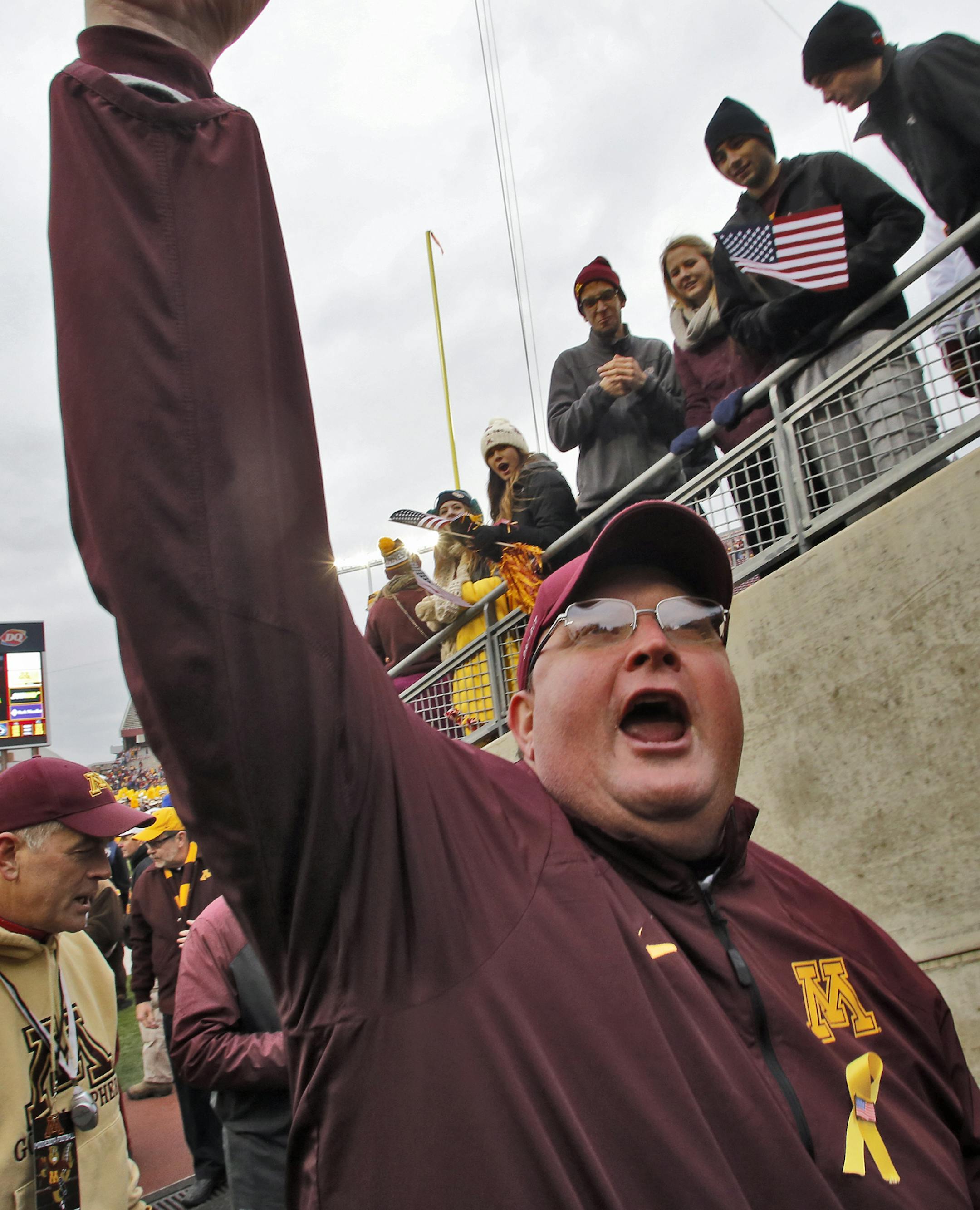 Minnesota Gophers vs. Penn State. Minnesota won 24-10. Minnesota coach Tracy Claeys acknowledged the cheers of the crowd at the end of the game. (MARLIN LEVISON/STARTRIBUNE(mlevison@startribune.com) ORG XMIT: MIN1311091509239817