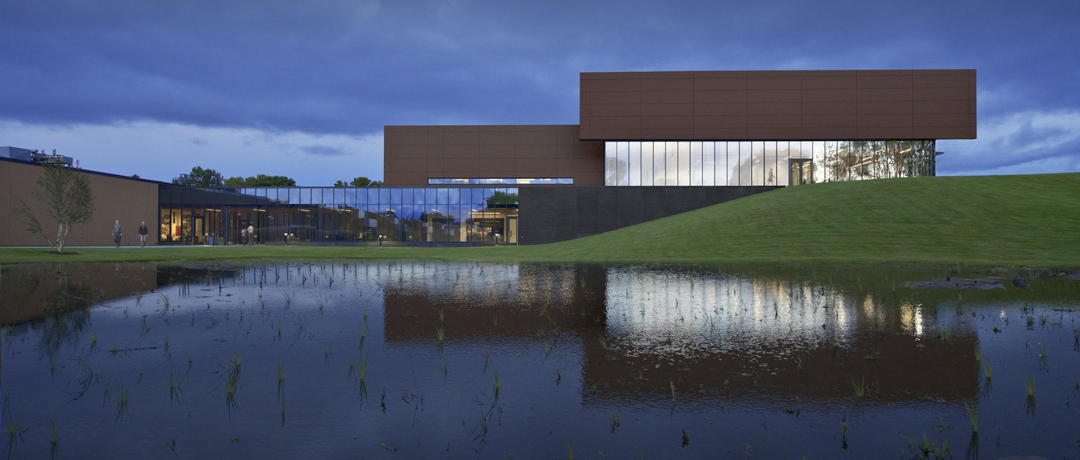 Project Name: The Toro CompanyFirm of Record: Leo A. DalyPhoto credit: Bill Baxley, AIAProject Location: Bloomington, MNClient‚Äôs Name: The Toro CompanyProject Team: William M. Baxley AIA,Design Director; Steven Andersen AIA,Project Architect; Eric JohannessenAssoc. AIA; Theresa Mozinski; SteveSinger AIA