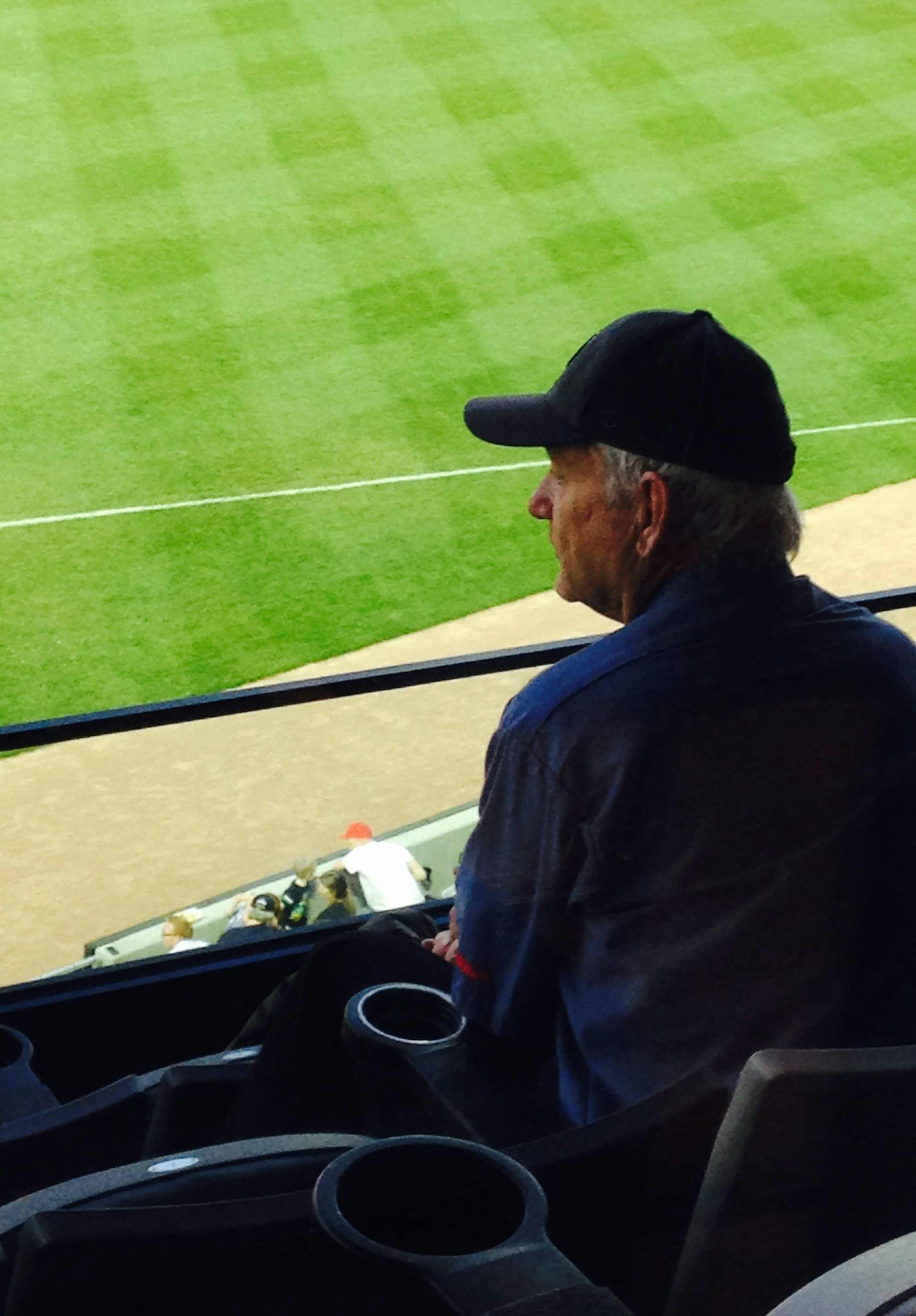 Bill Murray at the St. Paul Saints game (by Tim Ikeman -- do not credit)