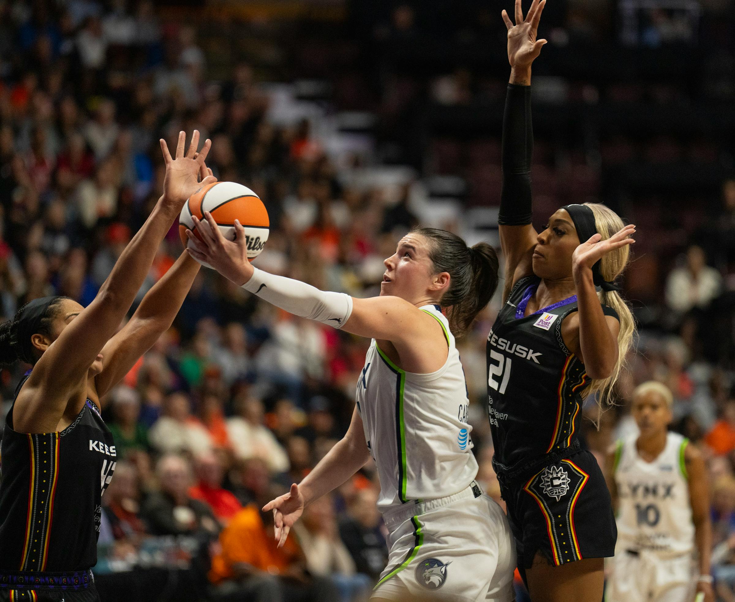 Minnesota Lynx look to defeat Connecticut Sun in Game 4