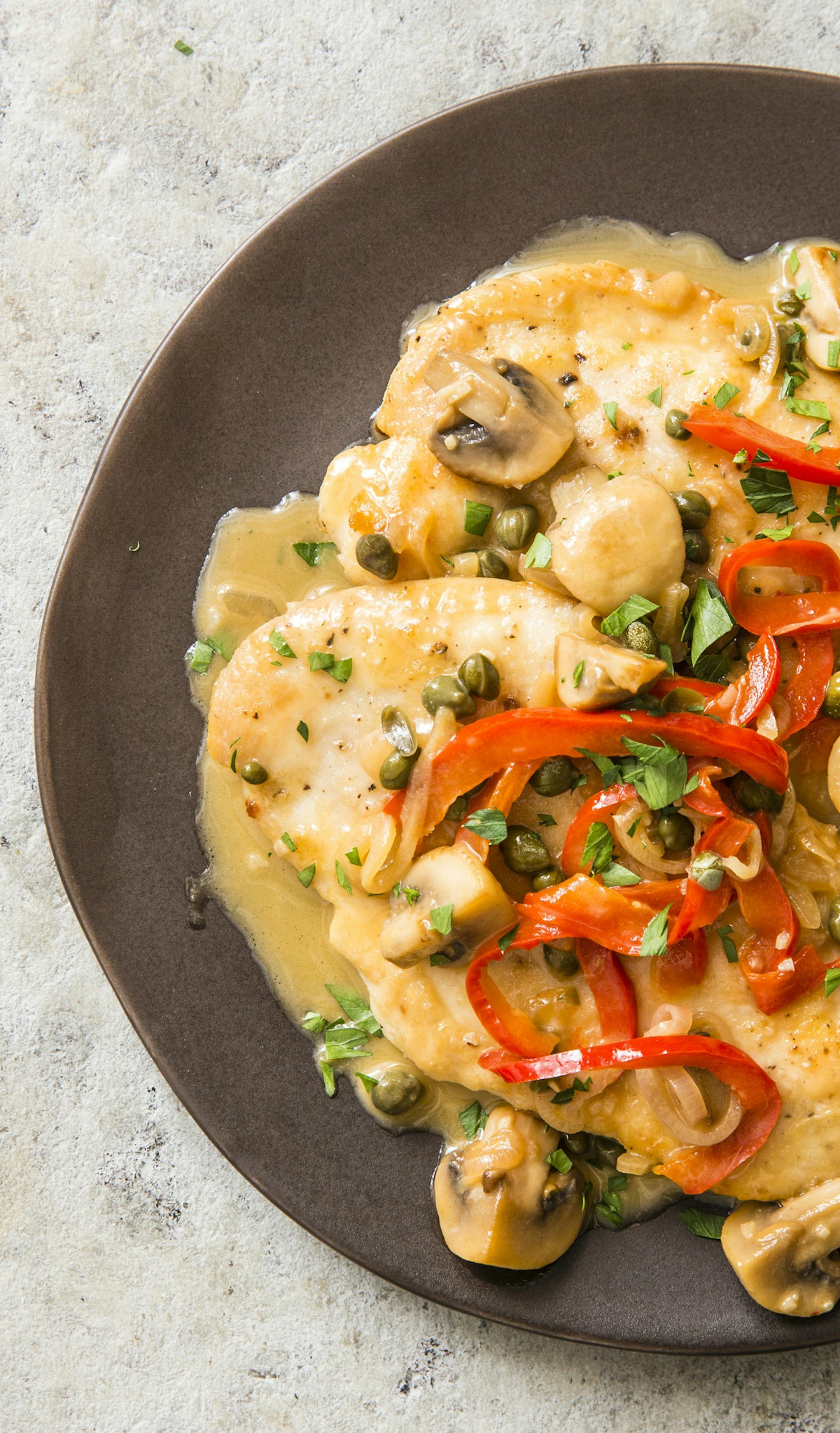 Chicken Scaloppini with Peppers and Mushrooms for Two
Photo: Joe Keller ORG XMIT: 1005887