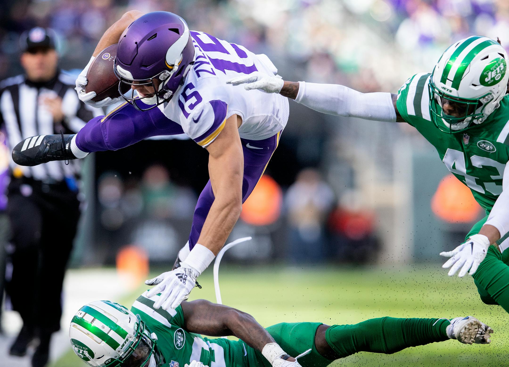 Brandon Zylstra (15) was tackled out of bounds in the third quarter.