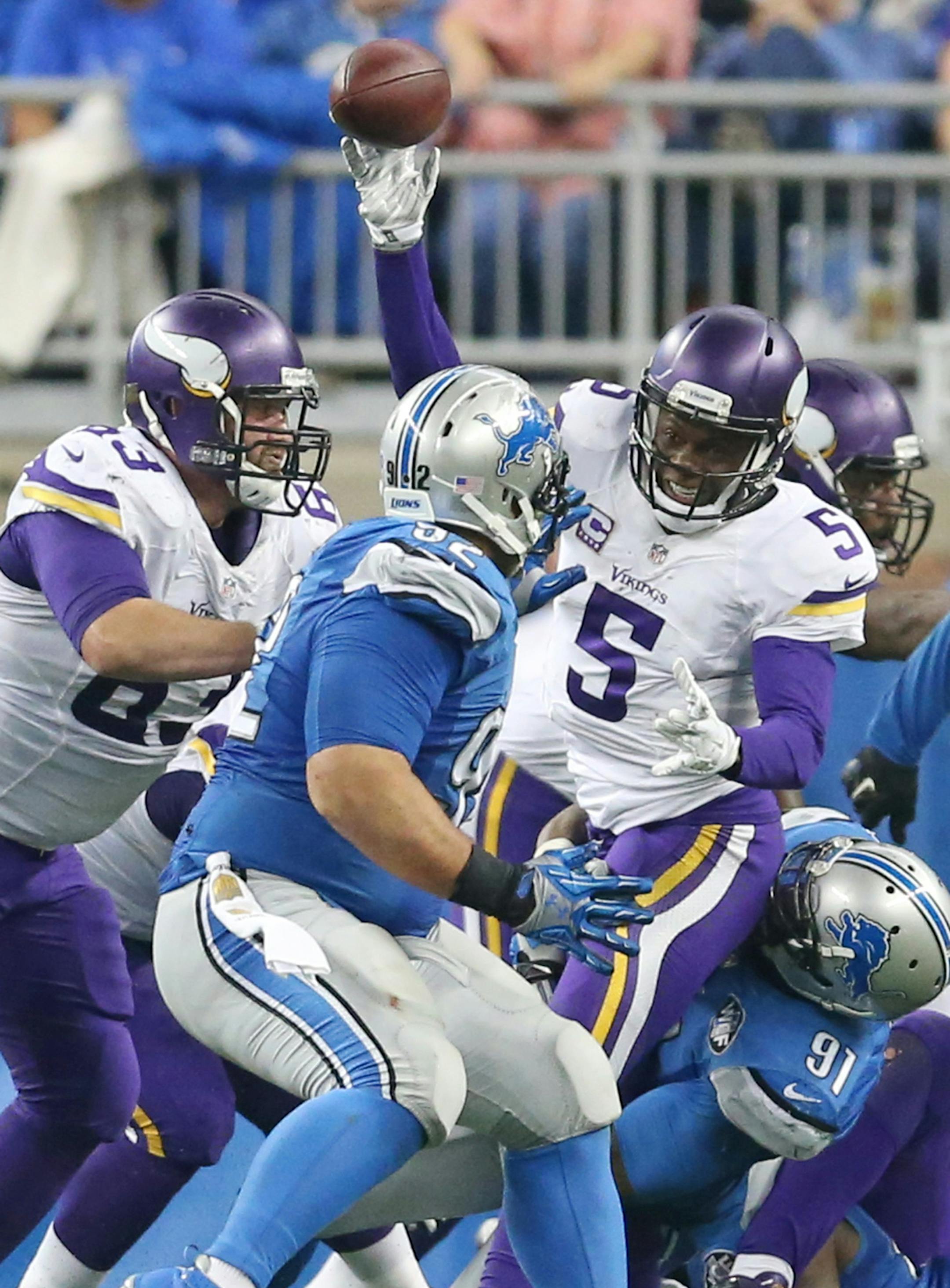 Minnesota Vikings quarterback Teddy Bridgewater (5) was forced to throw an incomplete pass as he was tackled by Lions Jason Jones in the forth quarter at Ford Field Sunday October 25, 2015 in Detroit, MI. ] The Minnesota Vikings beat the Detroit Lions 28-19 Sunday at Ford Field. Jerry Holt/ Jerry.Holt@Startribune.com