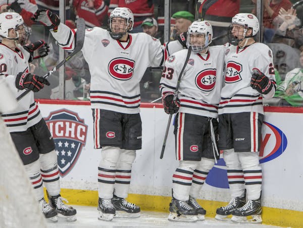 St. Cloud State's Easton Brodzinski (26) and teammates celebrated a goal at last year's NCHC Frozen Faceoff.