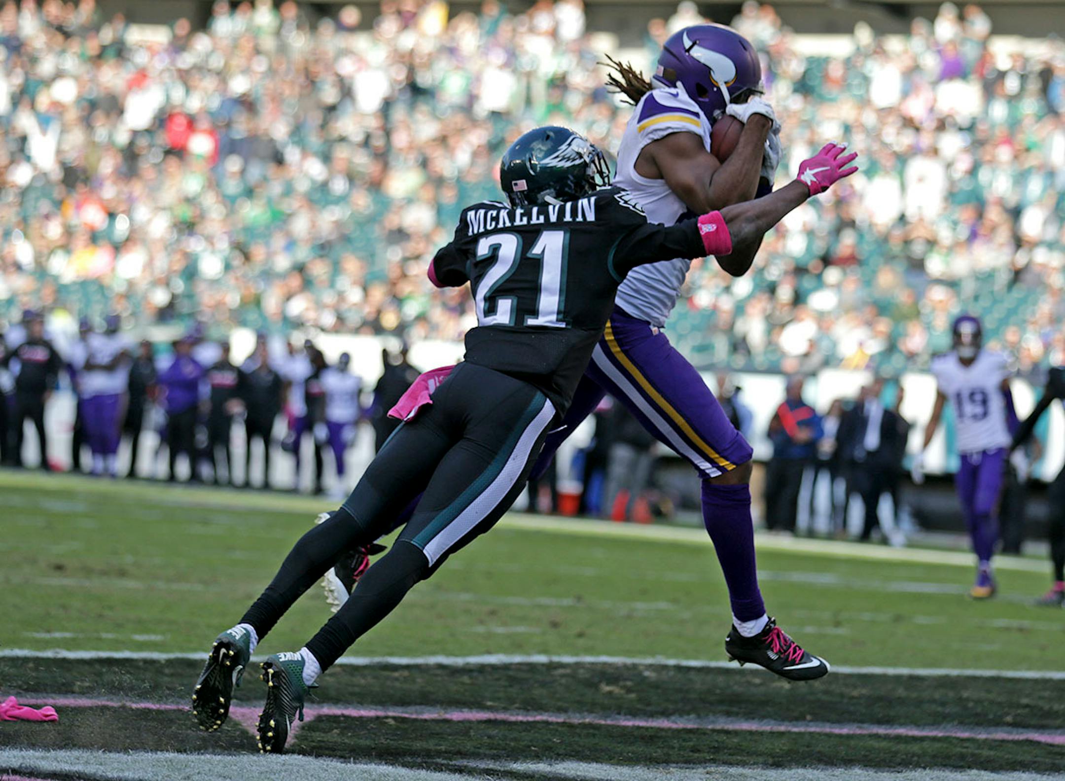 Vikings Cordarrelle Patterson caught a 14 yard pass from Sam Bradford for a late 4th quarter TD. Too little too late.