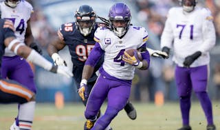 Dalvin Cook of the Vikings had a big hole against the Bears last Sunday at Soldier Field. If he can run effectively, it will help the team’s playoff