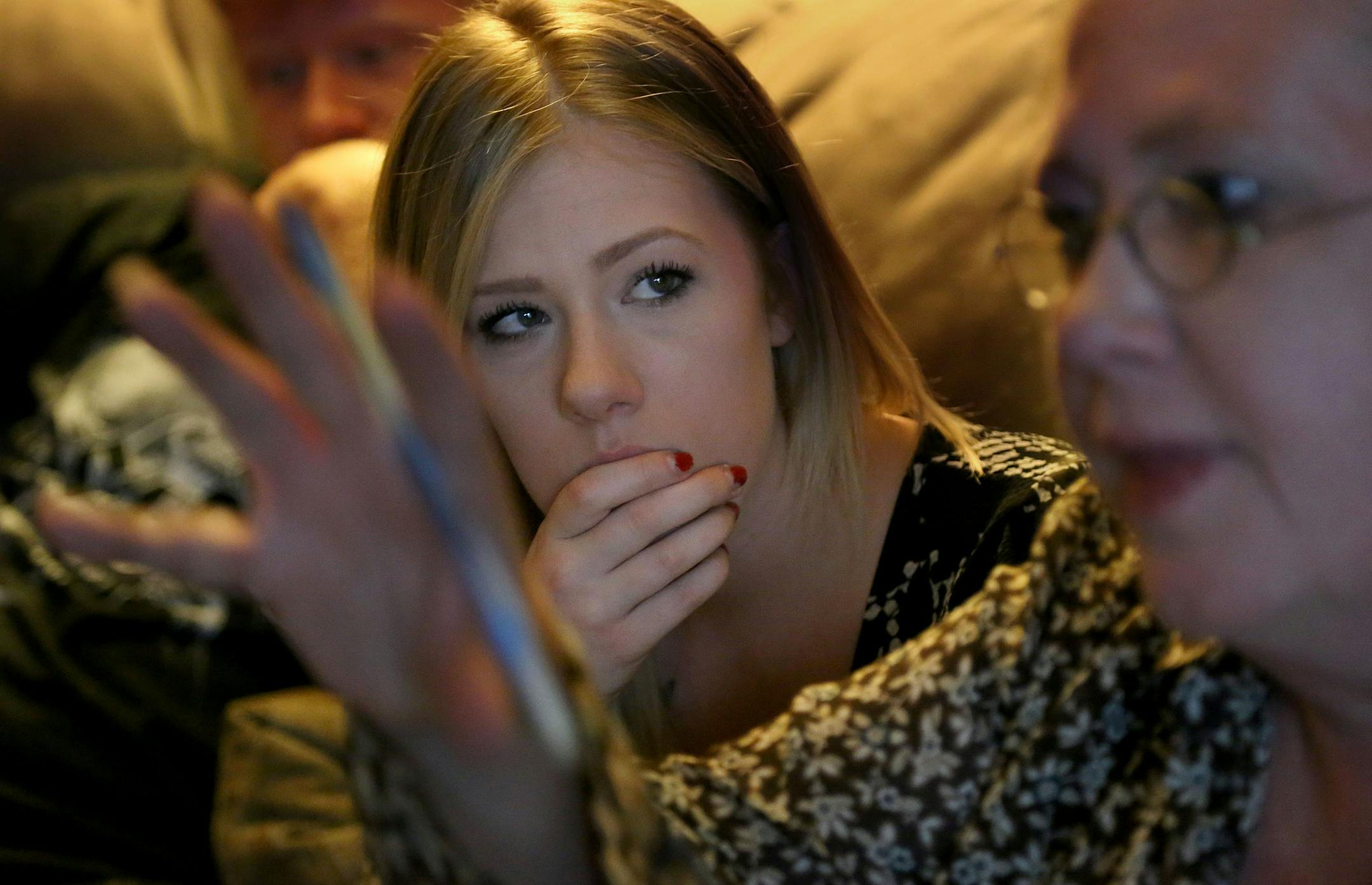 Jessica Zumberge watched as her mother Paula Zumberge talked about the trials and life after her husband, Neal was convicted of murdering his neighbor. ] (KYNDELL HARKNESS/STAR TRIBUNE) kyndell.harkness@startribune.com Paula Zumberge talked about the trials and life after her husband was convicted of murdering his neighbor in Columbia Heights Min., Friday August 28, 2015.