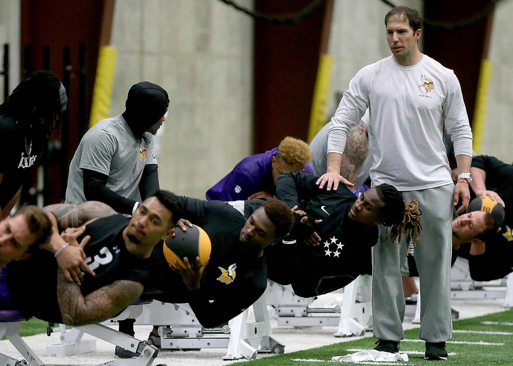 Minnesota Vikings strength and conditioning coach Brent Salazar led drills during a player offseason workout at Winter Park, Tuesday, April 26, 2016 in Eden Prairie, MN. ] (ELIZABETH FLORES/STAR TRIBUNE) ELIZABETH FLORES • eflores@startribune.com