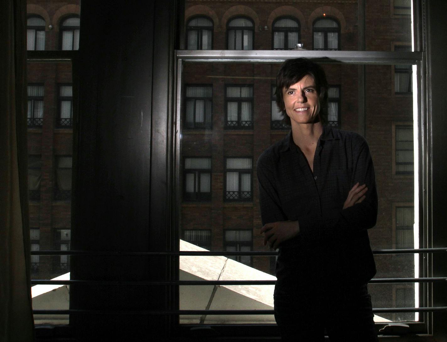 Chamberlin, Bob &#xd2;&#xd2; B582416858Z.1 LOS ANGELES, CA &#xd2; OCTOBER 03, 2012: Comedian Tig Notaro at her downtown loft on OCTOBER 03, 2012. She has had an amazing and tragic year with success in her comedy career and the loss of her mother and the discovery of her own cancer. ( Bob Chamberlin / Los Angeles Times ) ORG XMIT: 1102702