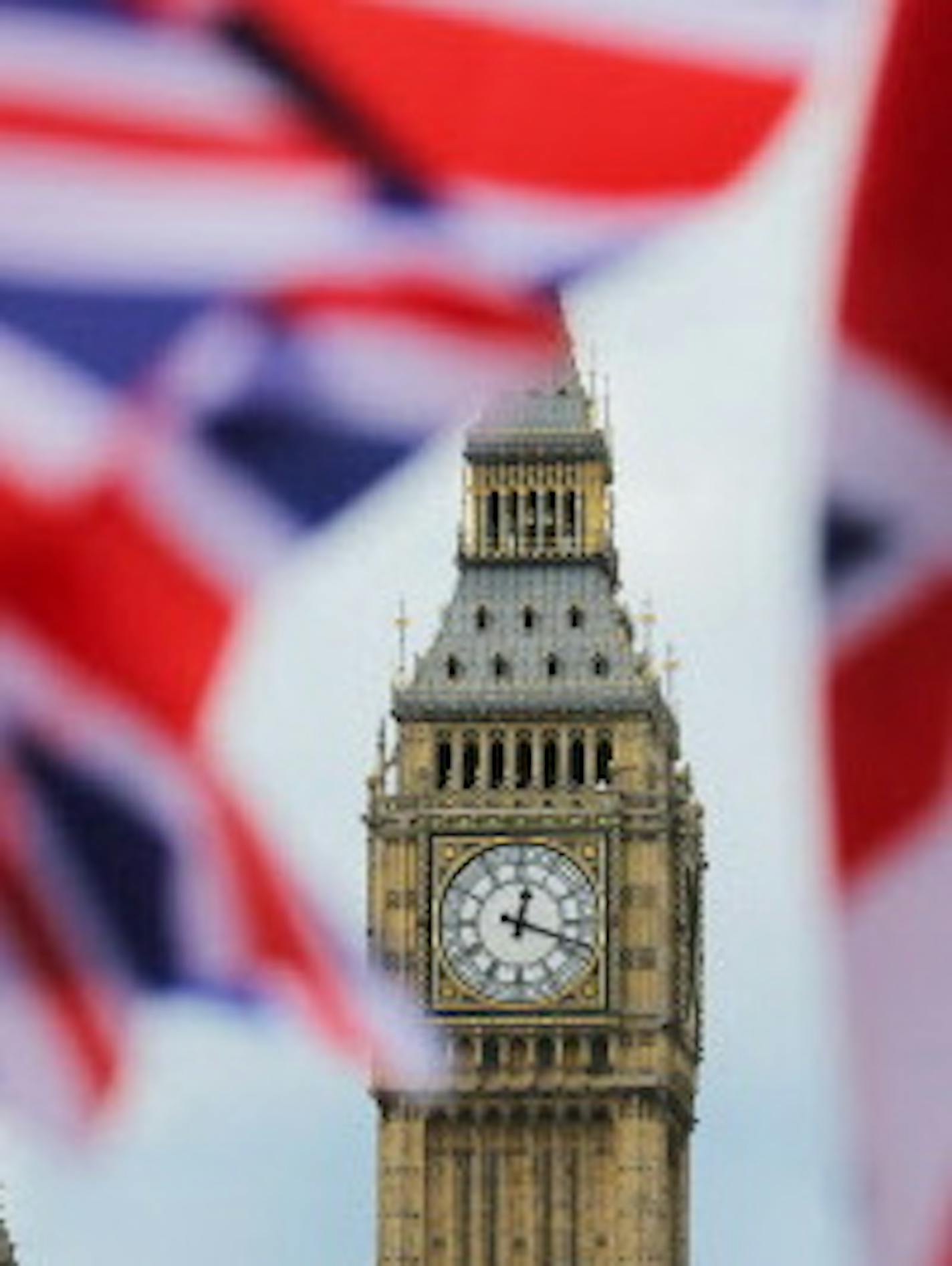 The British nationals flag flies in front of the Big Ben clock tower on June 24, 2016 in London. In a referendum the day before, Britons voted by a narrow margin to leave the European Union (EU). (Michael Kappeler/DPA/Zuma Press/TNS) ORG XMIT: 1186535