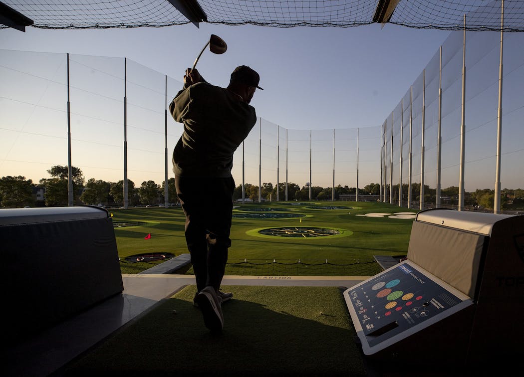 Vikings defensive end Everson Griffen, who said his own golf swing is “pretty terrible,” tried out the new Topgolf.